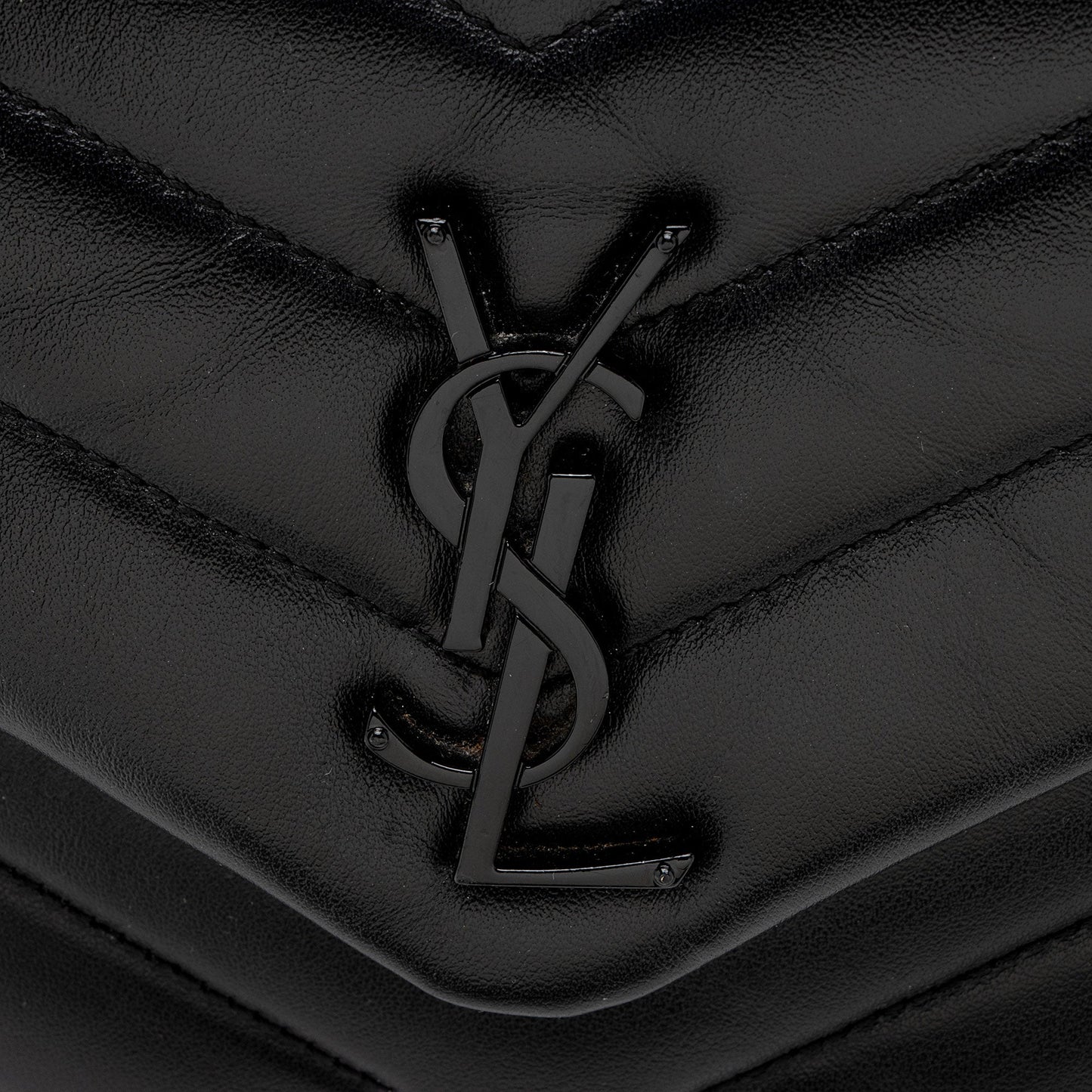 Saint Laurent Matelasse Calfskin Monogram LouLou Chain Small Crossbody (SHF-acKu6w)
