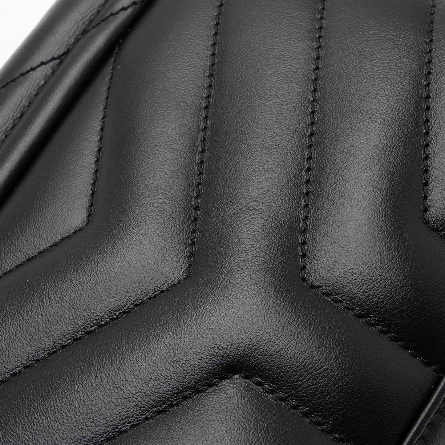 Saint Laurent Matelasse Calfskin Monogram LouLou Toy Crossbody Bag (SHF-6p3TFw)