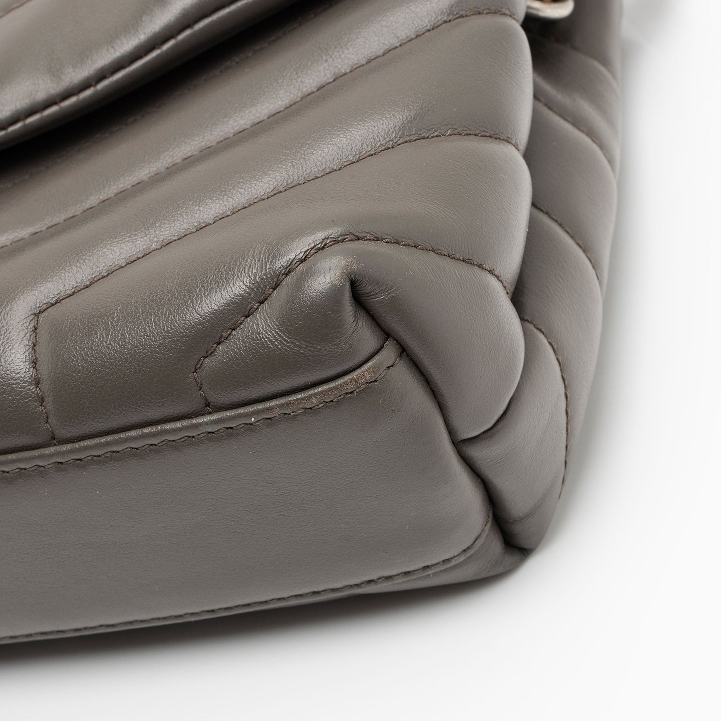Saint Laurent Matelasse Calfskin Monogram LouLou Toy Crossbody (SHF-I57Zyw)