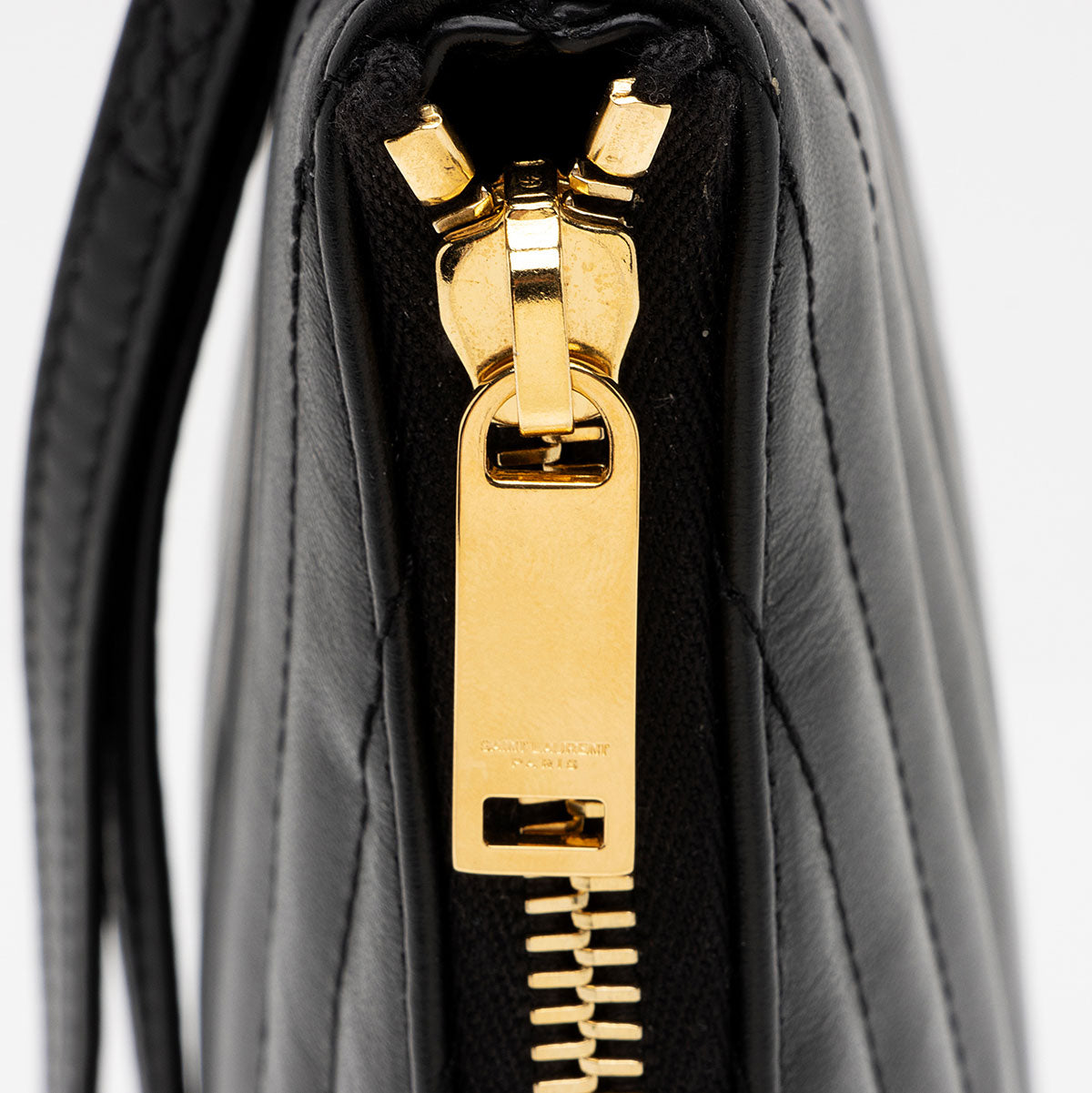 Saint Laurent Matelasse Calfskin Monogram Small Wristlet (SHF-I0dYH7)