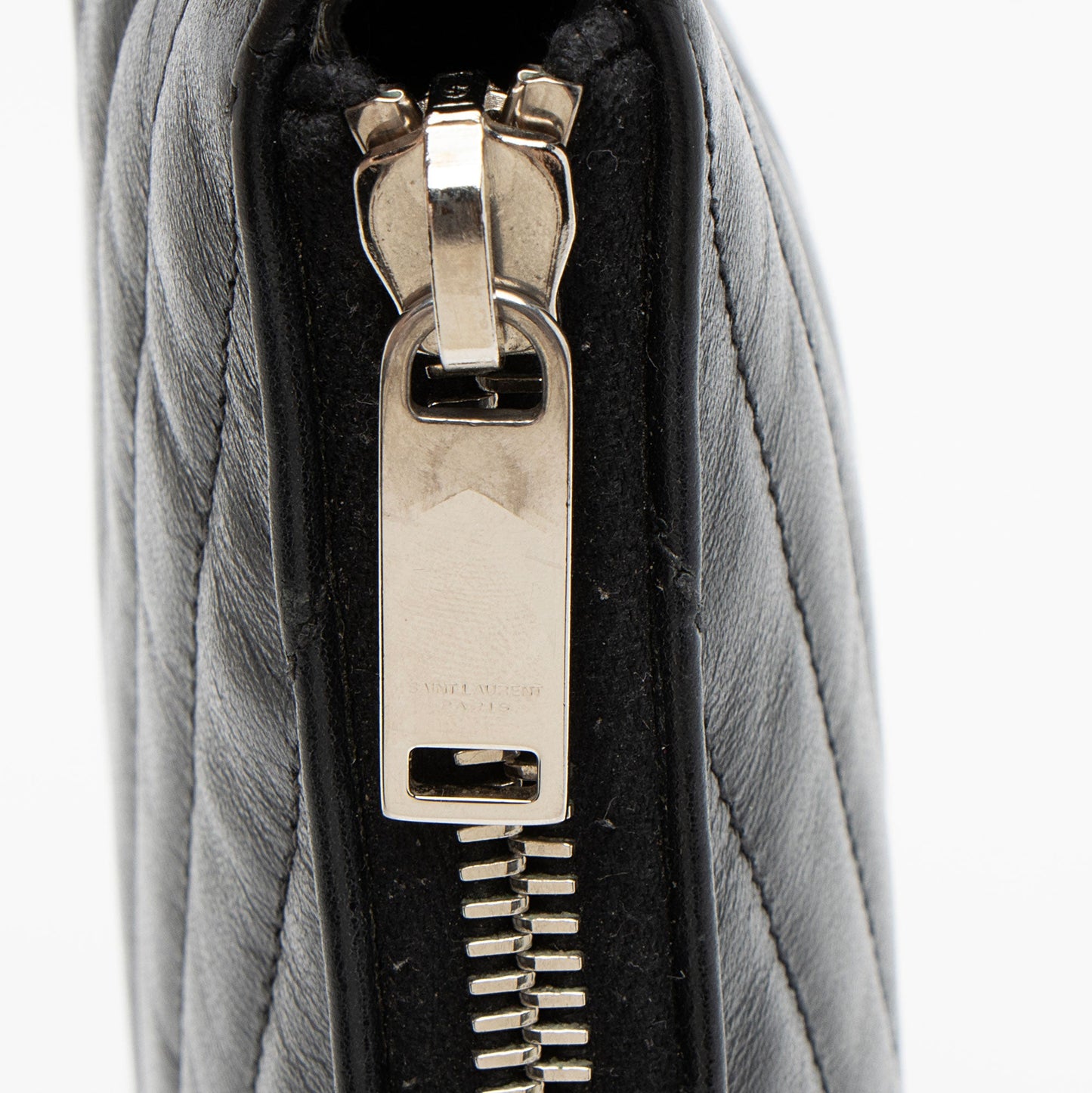 Saint Laurent Matelasse Calfskin Monogram Small Wristlet (SHF-6zoV5w)