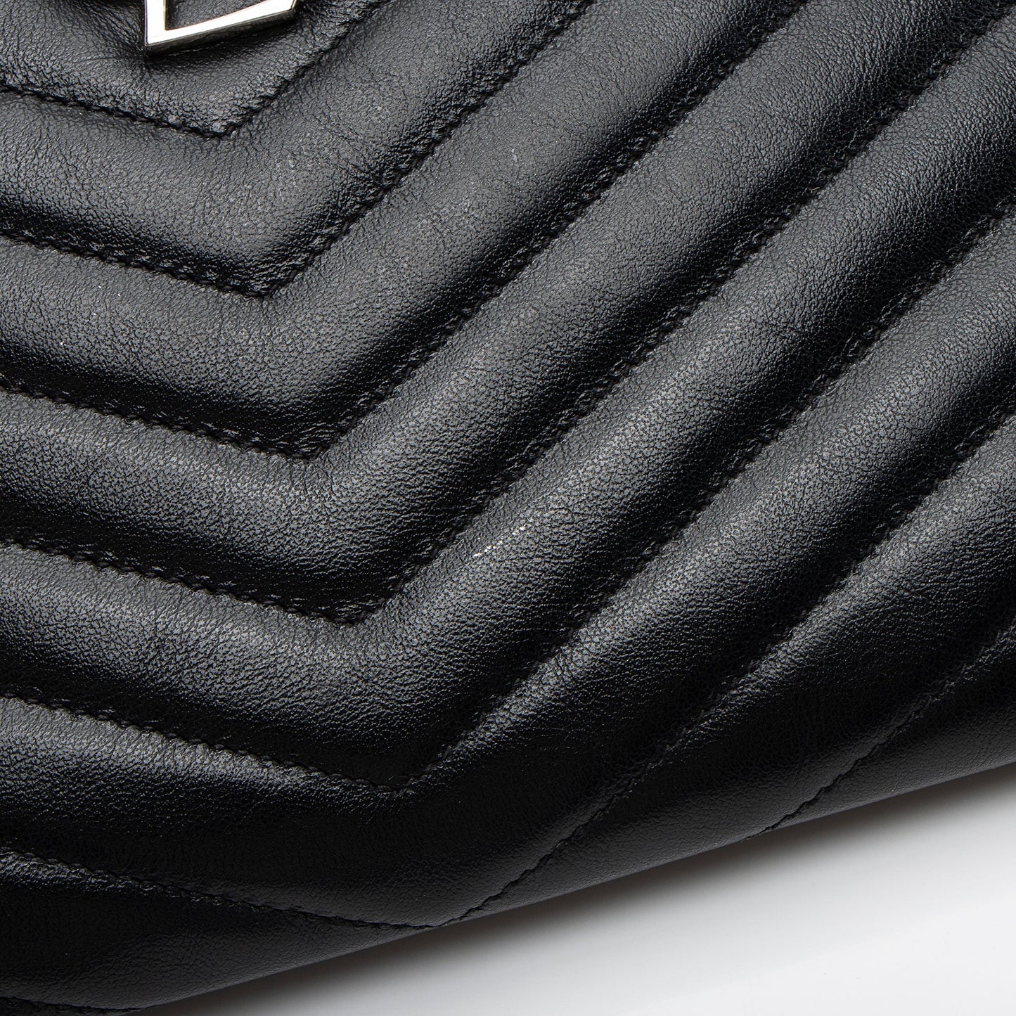 Saint Laurent Matelasse Calfskin Monogram Small Wristlet (SHF-6zoV5w)