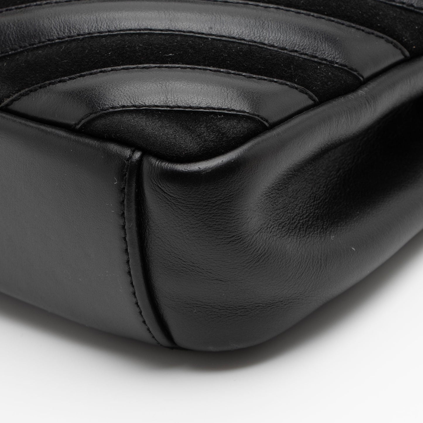 Saint Laurent Matelasse Calfskin Suede Monogram College Medium Shoulder Bag (SHF-UA4qfG)