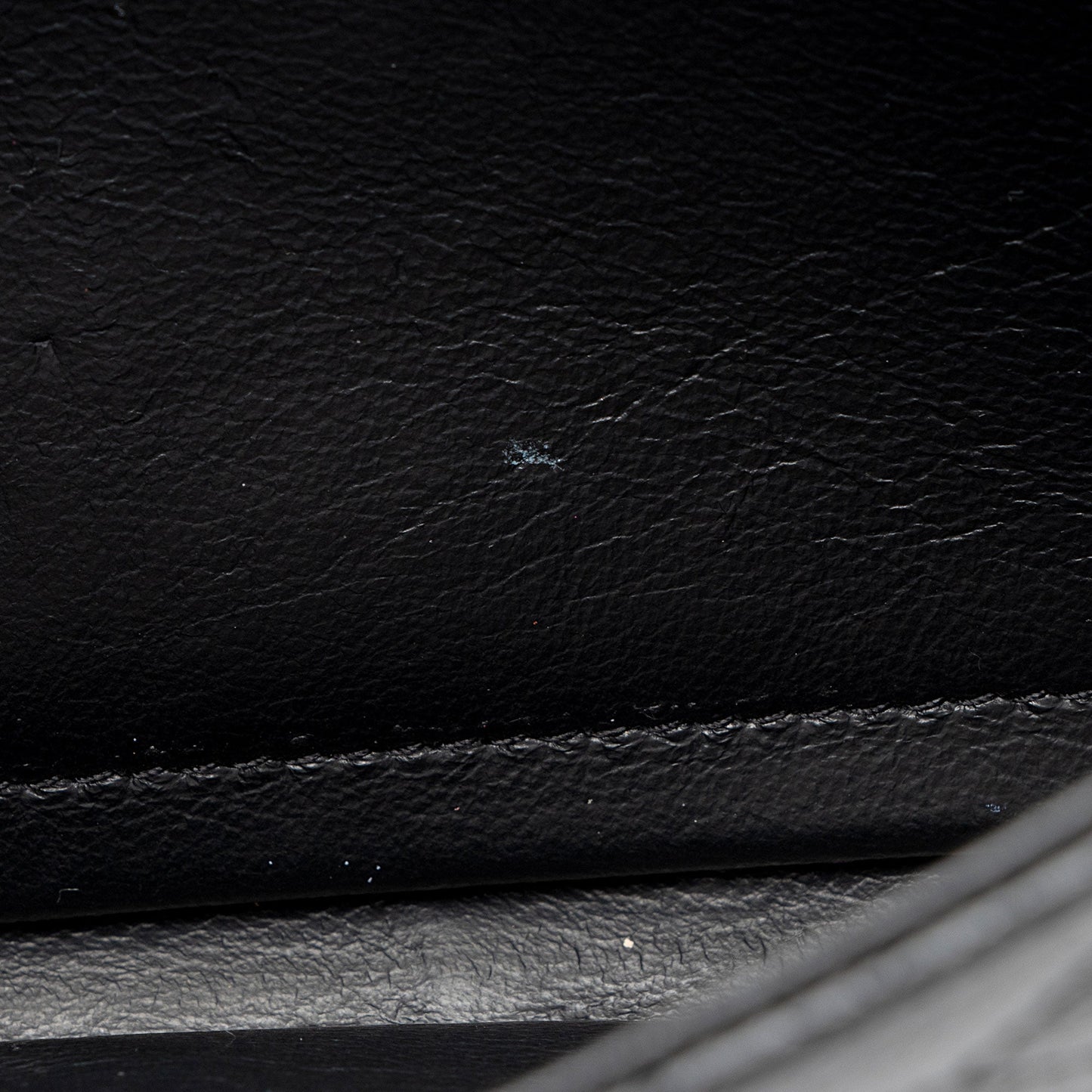 Saint Laurent Mixed Matelasse Calfskin Monogram Chain Wallet (SHF-q01O3t)