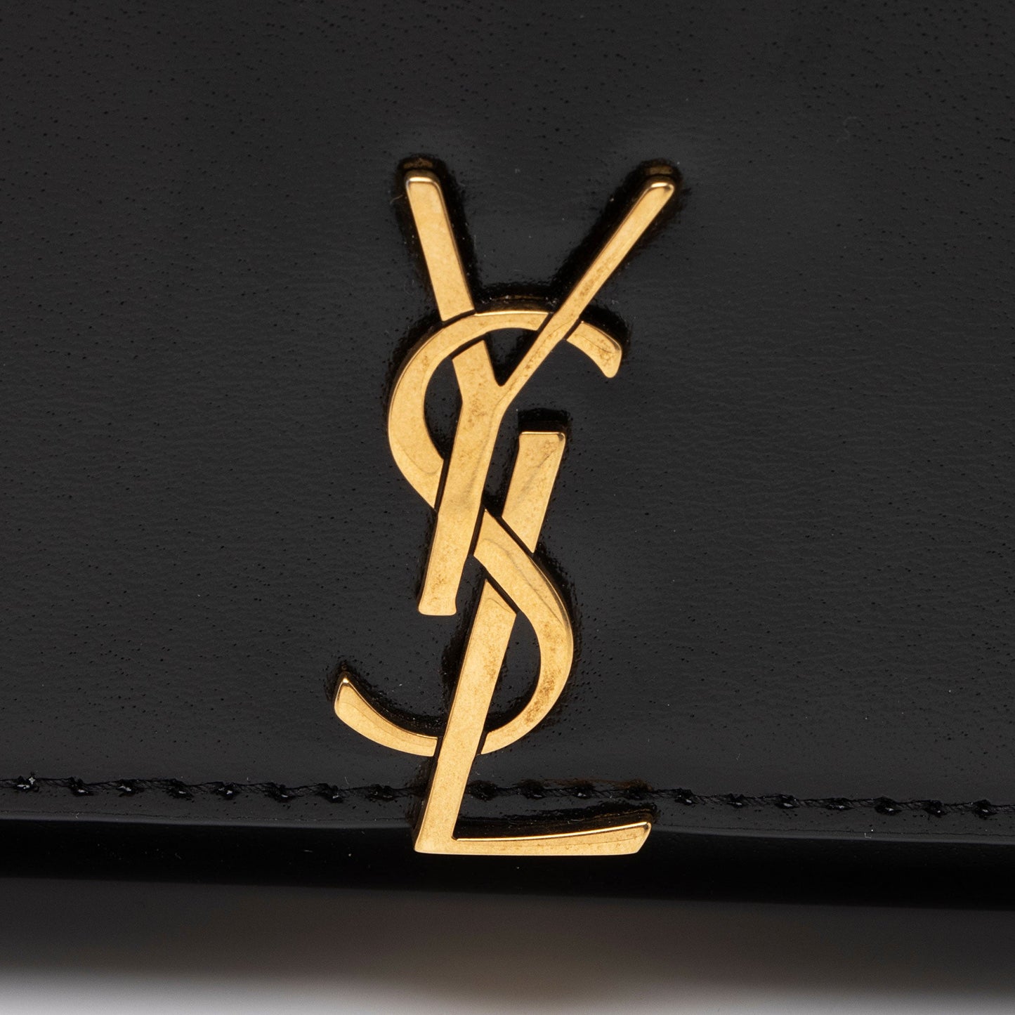 Saint Laurent Smooth Calfskin Monogram Cassandre Chain Wallet (SHF-v1q6uC)