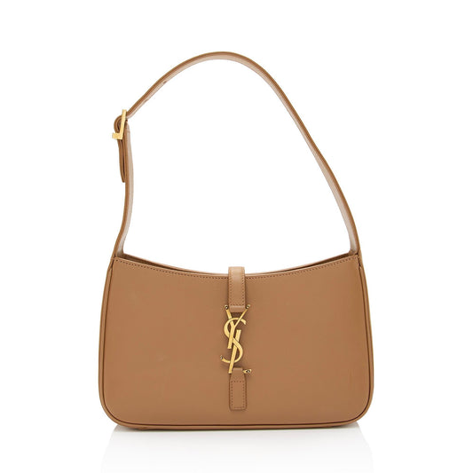 Saint Laurent Smooth Calfskin Monogram Le 5 A 7 Hobo (SHF-QB8CXX)