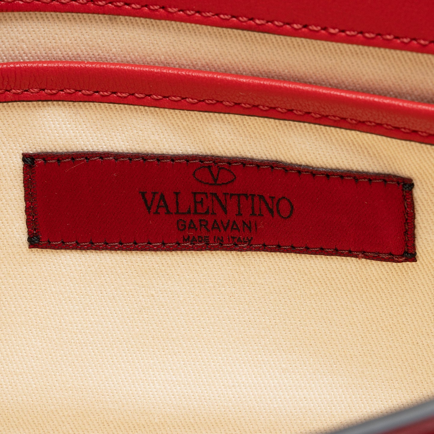 Valentino Grainy Calfskin Rockstud Flap Small Crossbody Bag (SHF-gUNU2H)