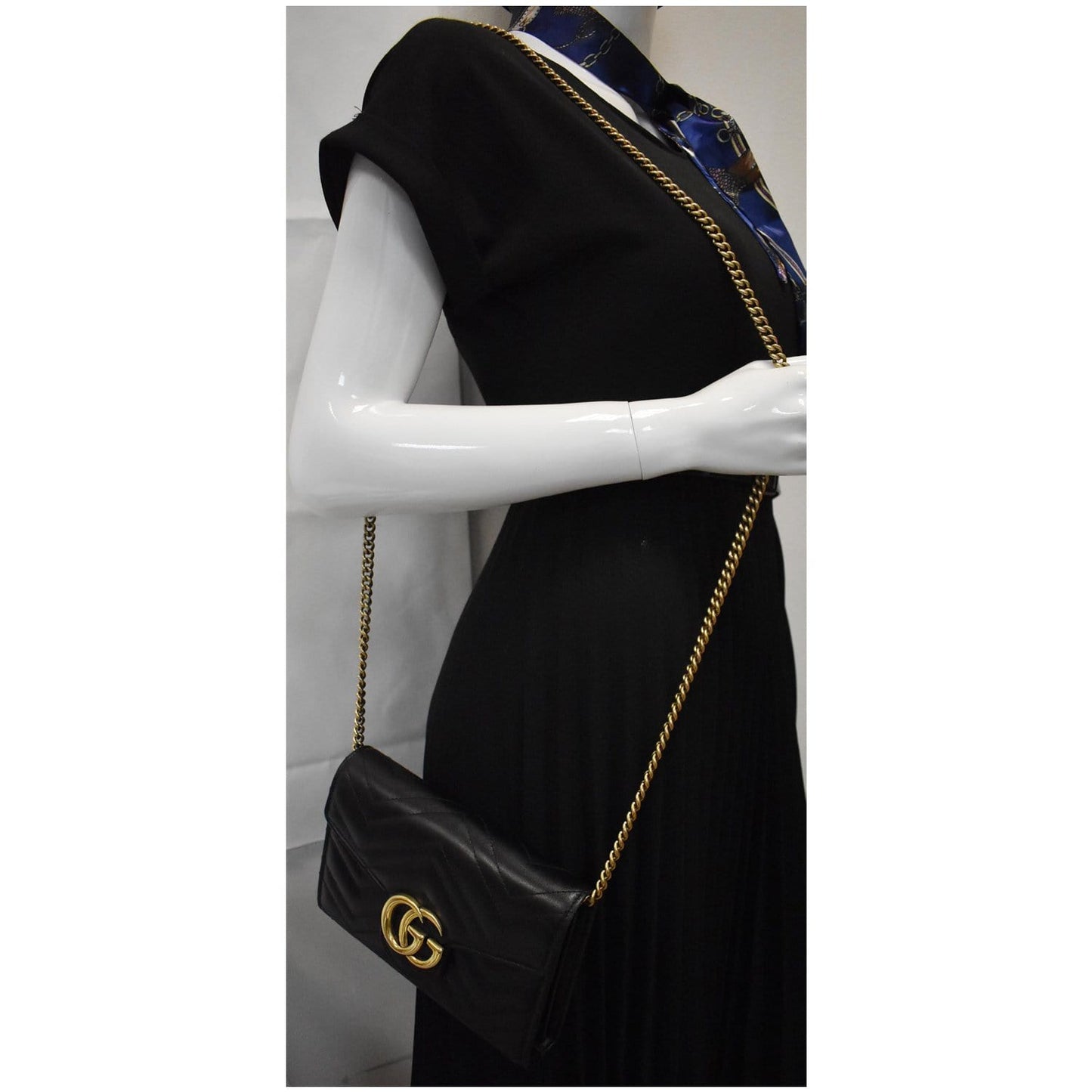 GUCCI GG Marmont Mini Matelasse Leather Crossbody Bag Black 474575