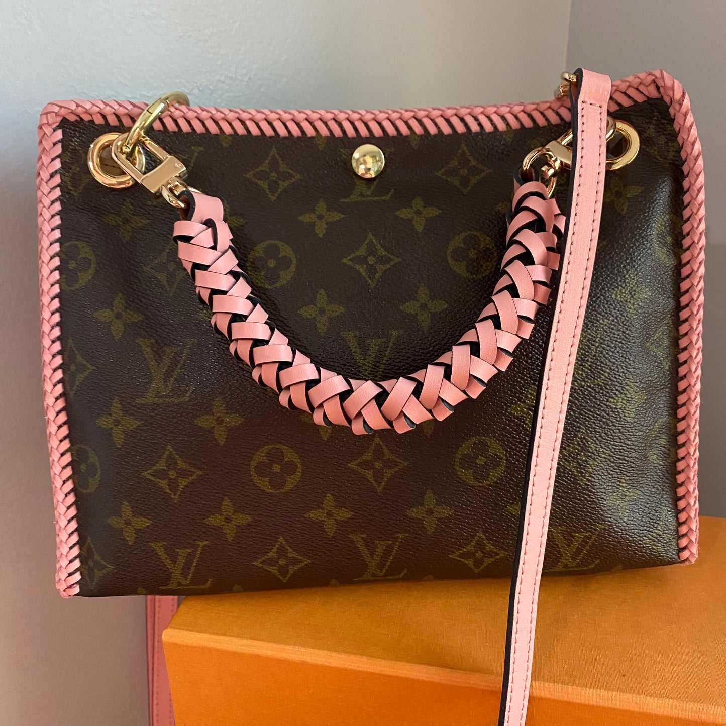 The Swan Crossbody -Orvis bags Monogram in Pale Pink