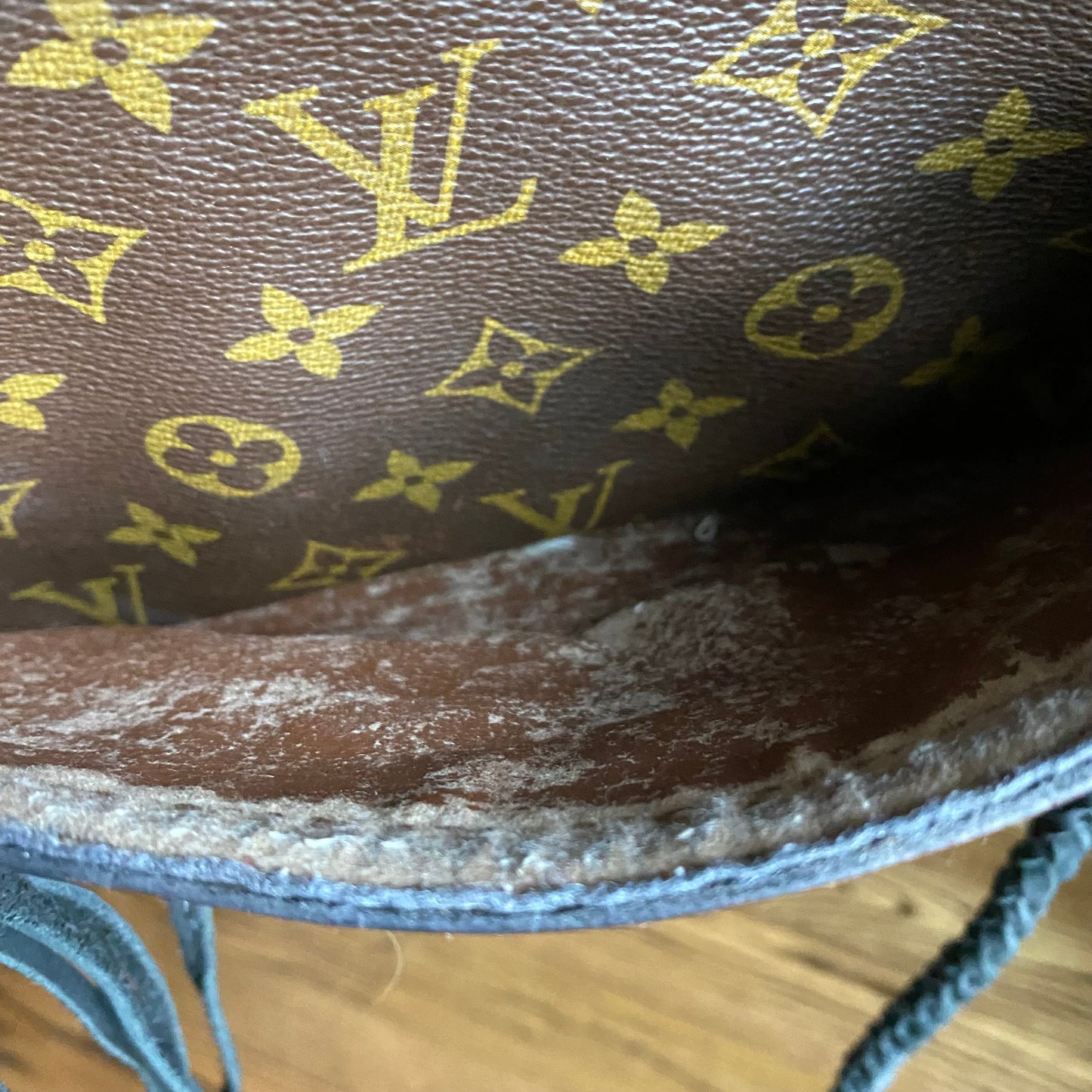 The Cockatiel -Orvis bags Monogram in Black Crossbody