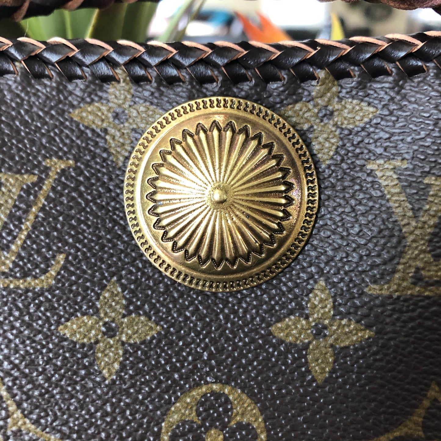 The Swan -Orvis bags Monogram Golden Crossbody