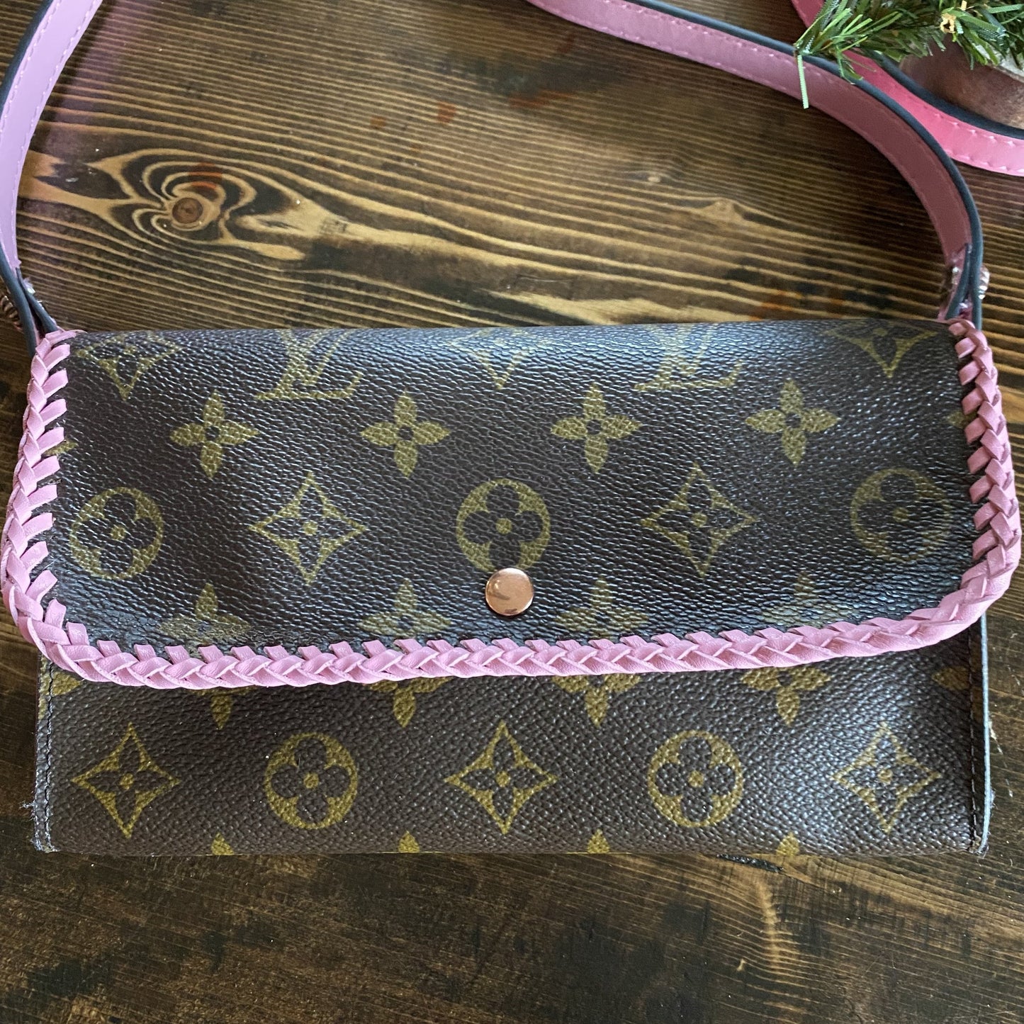 The Junco Crossbody Bag -Orvis bags Monogram in Pink w/Rose Gold Hardware