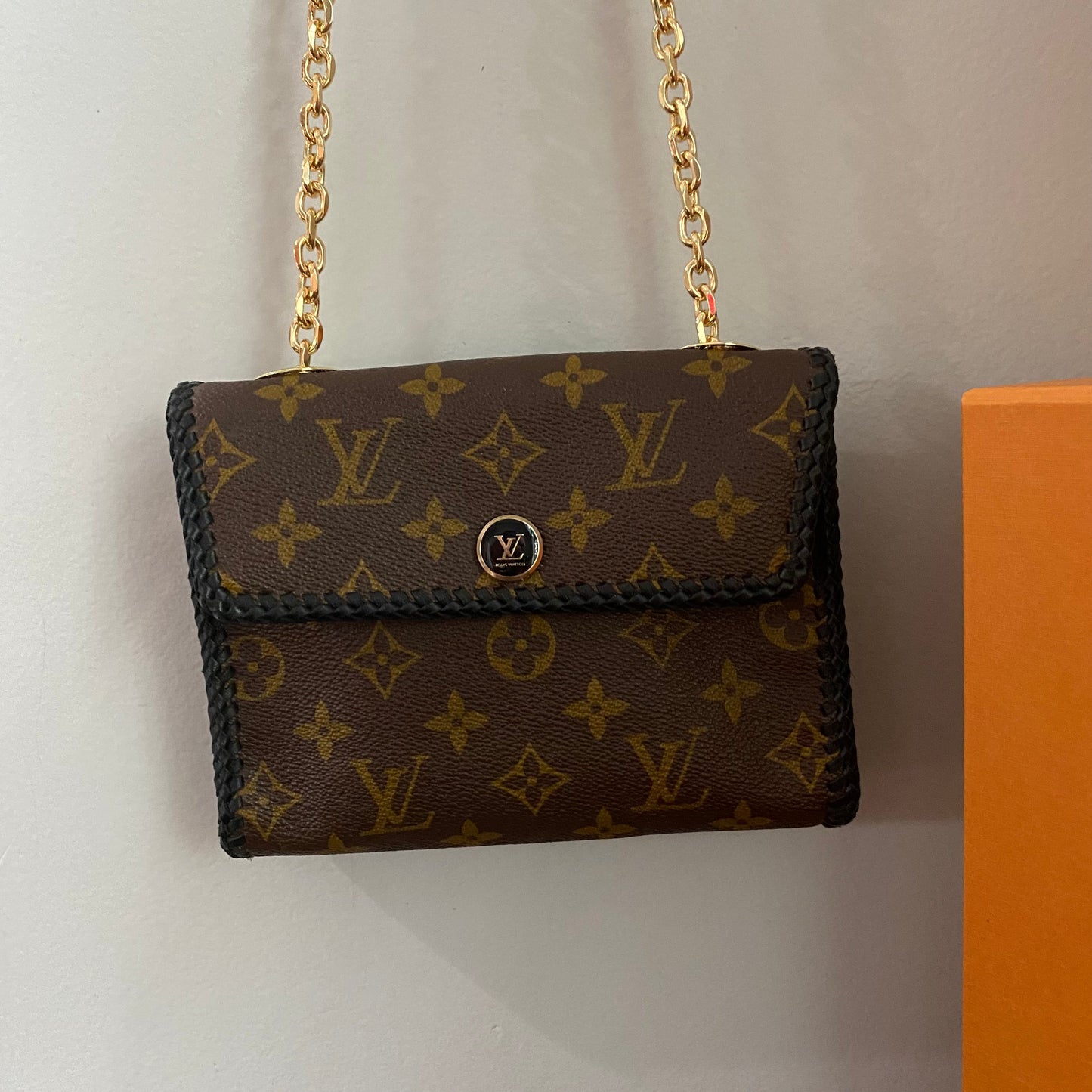 The Canvasback Shoulder/Crossbody Bag -Orvis bags Monogram in Black