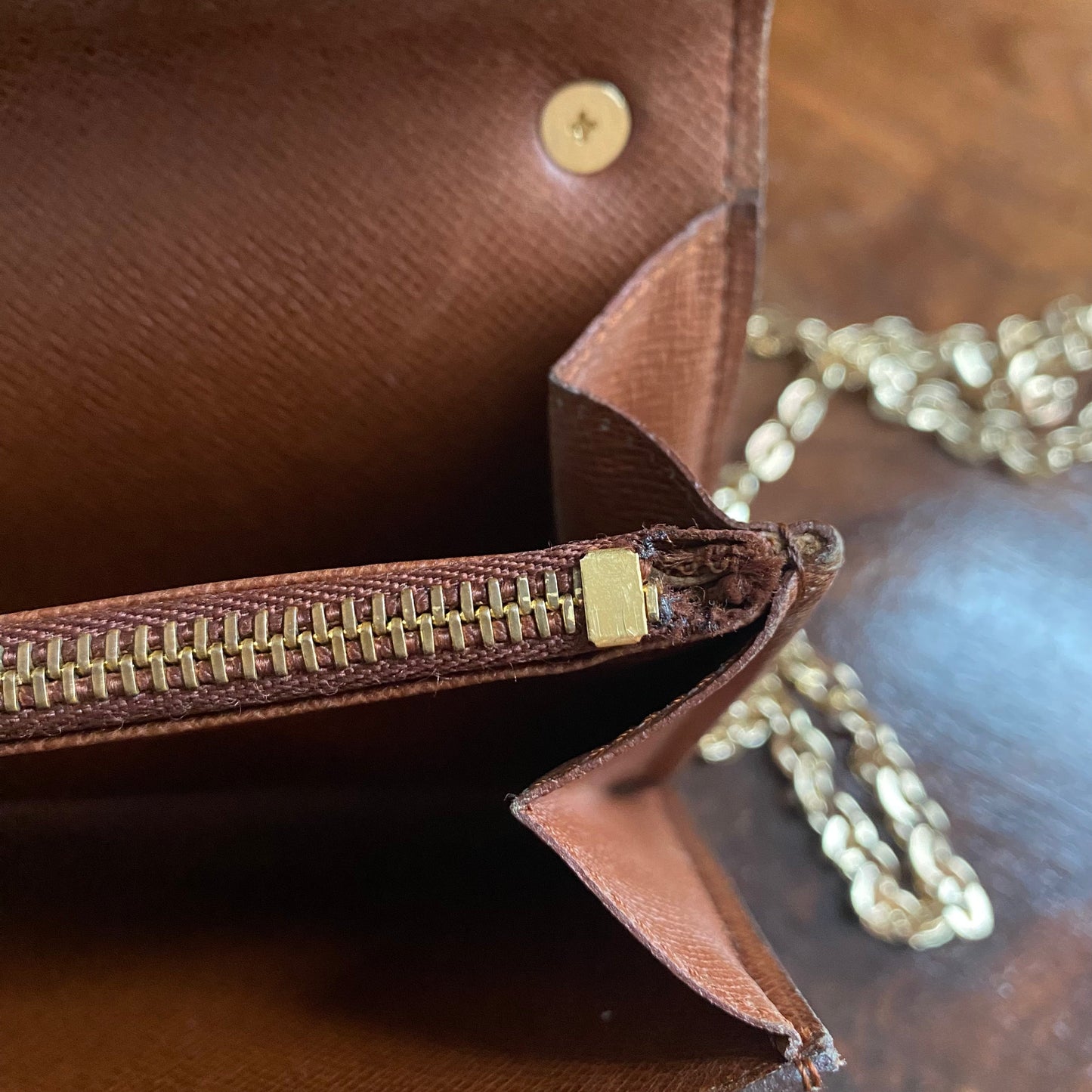 The Junco Wallet Crossbody -Orvis bags Monogram with Heart Chain