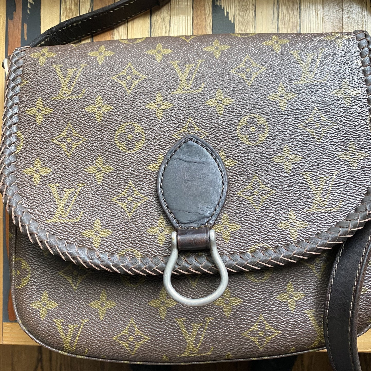 The Swift -Orvis bags Monogram in Chocolate Crossbody