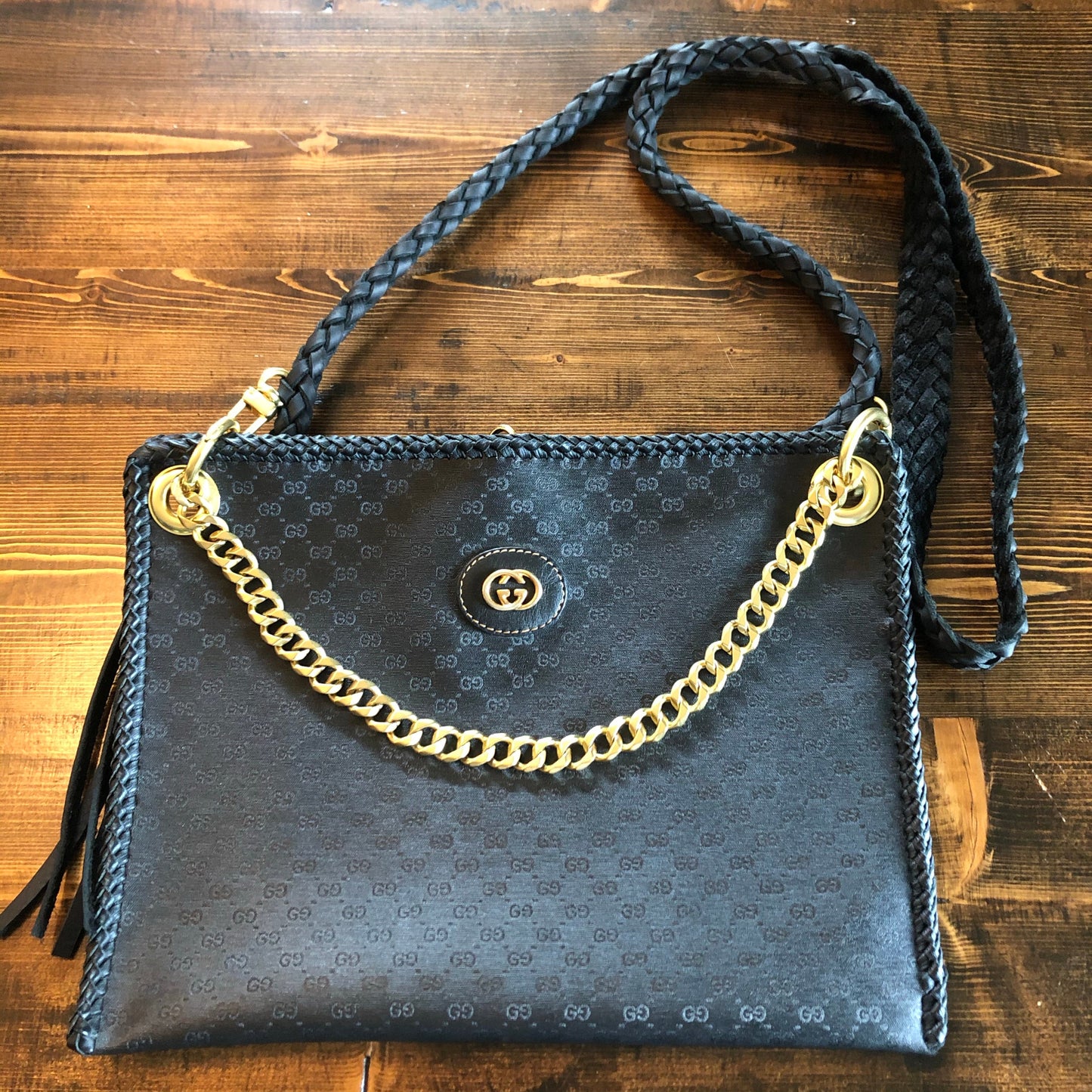 The XL Nuthatch - BlackOrvis bags Micro GG Crossbody