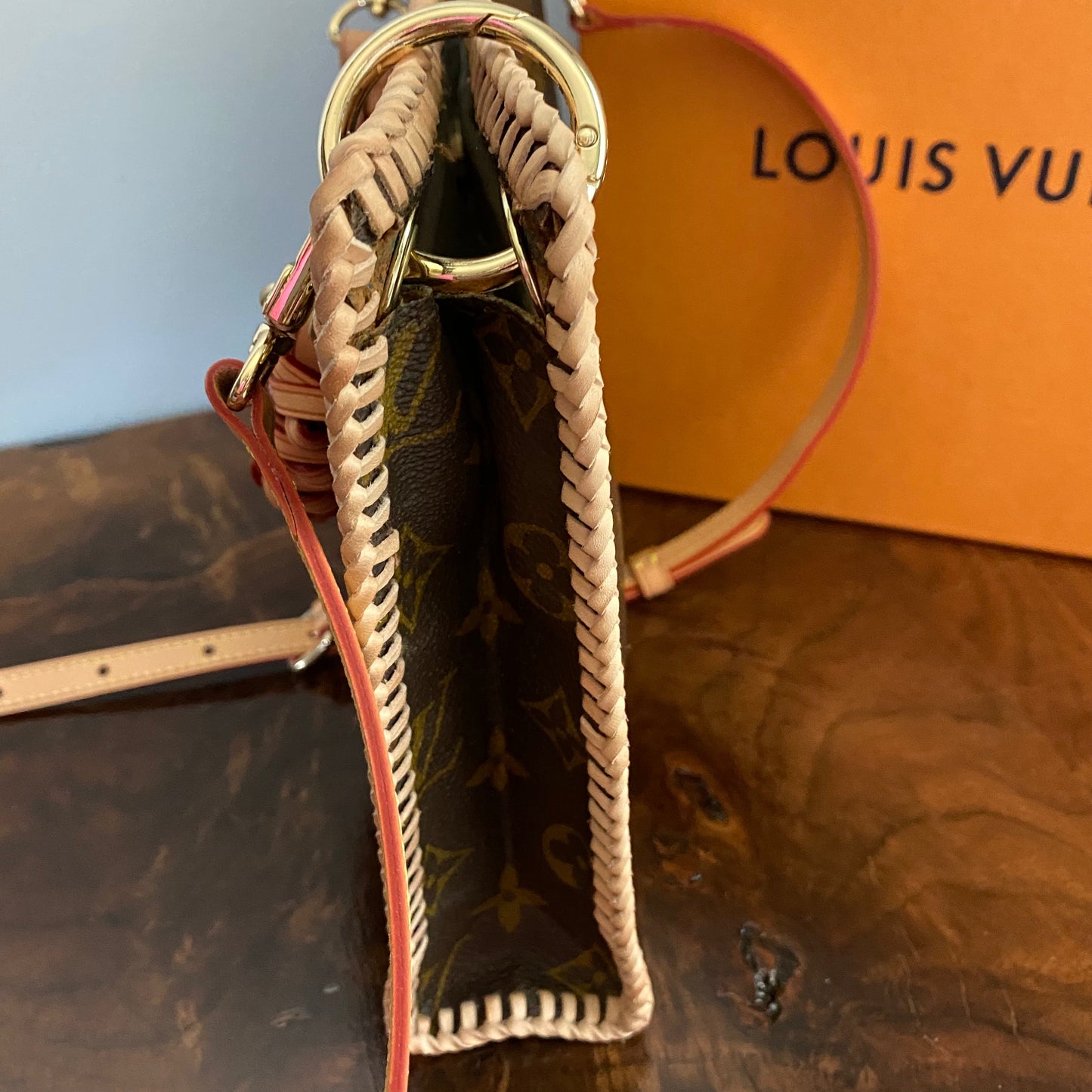 The Swan -Orvis bags Monogram in Vachetta Crossbody