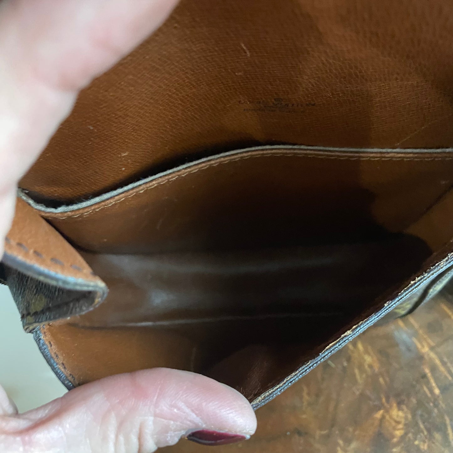 The Swift -Orvis bags Monogram in Black Crossbody