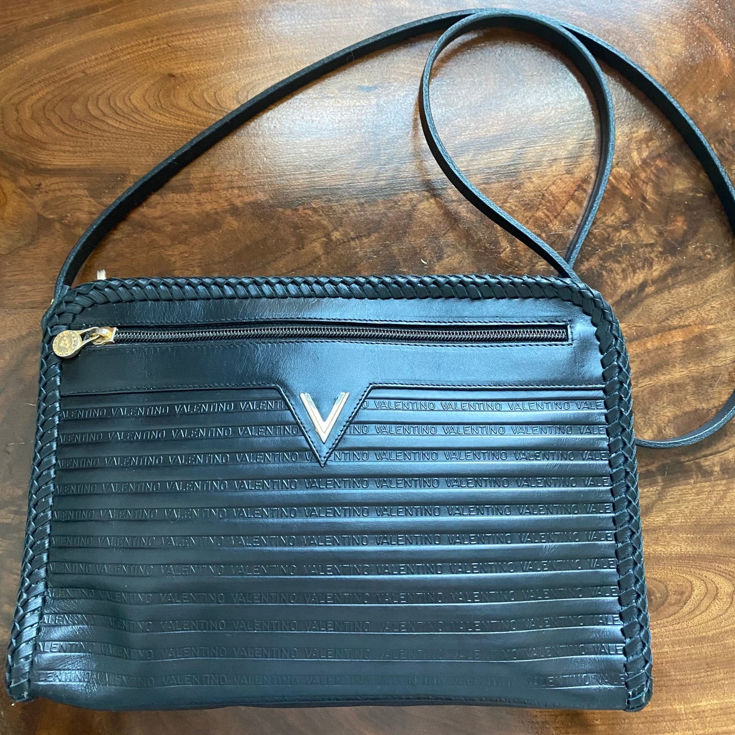 The Swan Crossbody -Orvis bags Valentino in Black