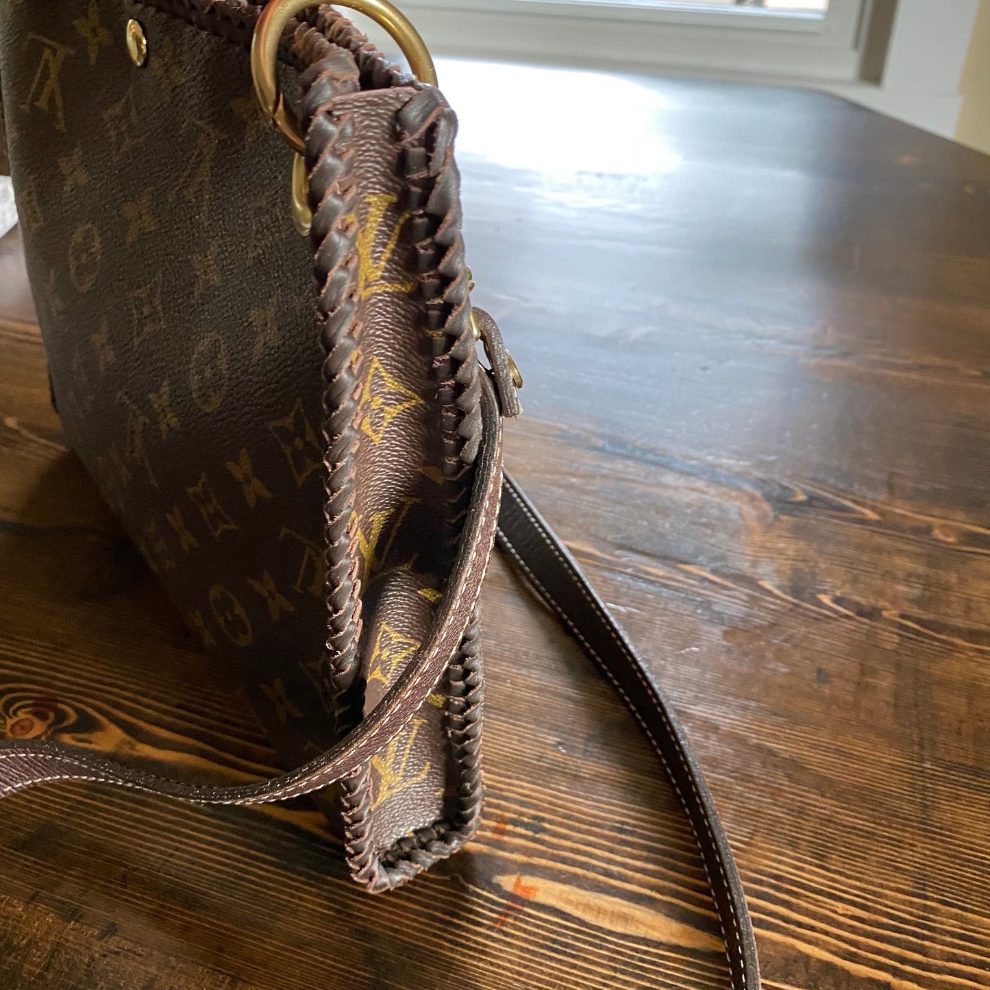 The Swan -Orvis bags Monogram Crossbody