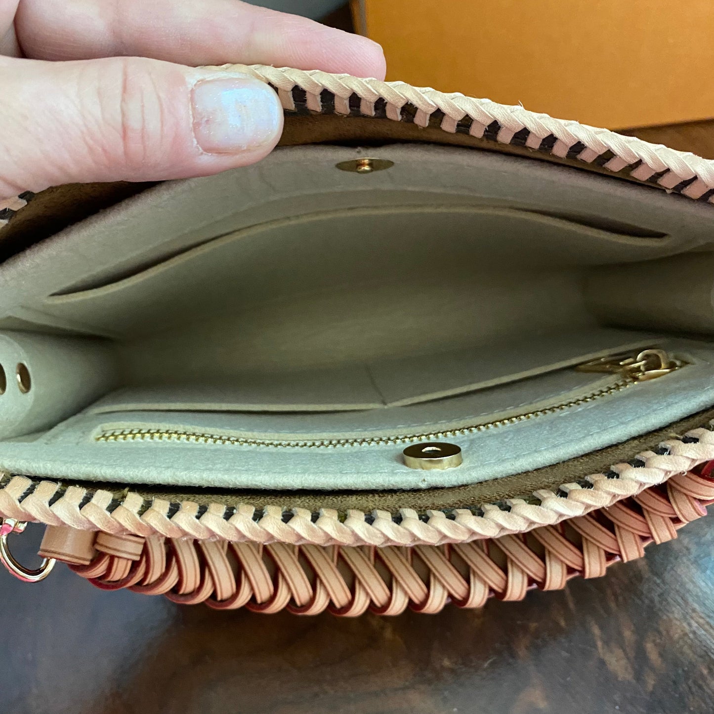 The Swan -Orvis bags Monogram in Vachetta Crossbody