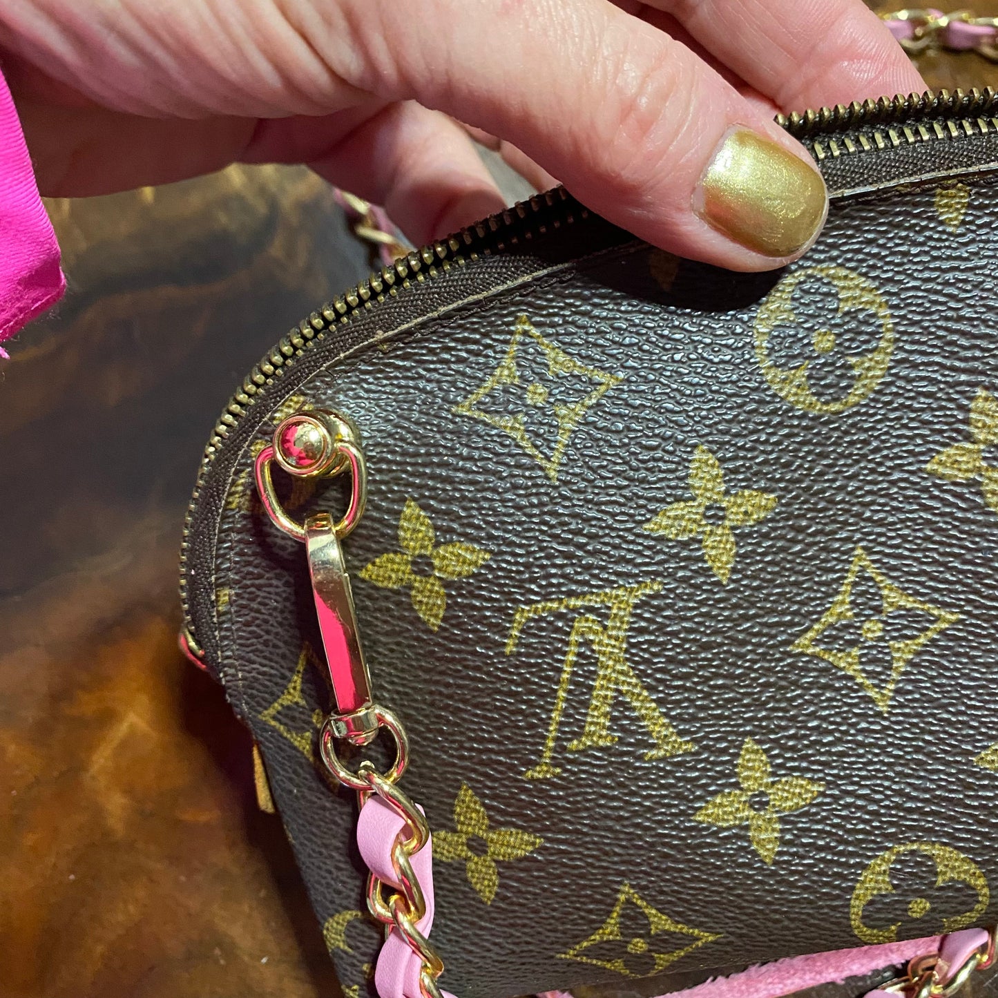 The Junco Crossbody Bag -Orvis bags Monogram in Pink Fringe