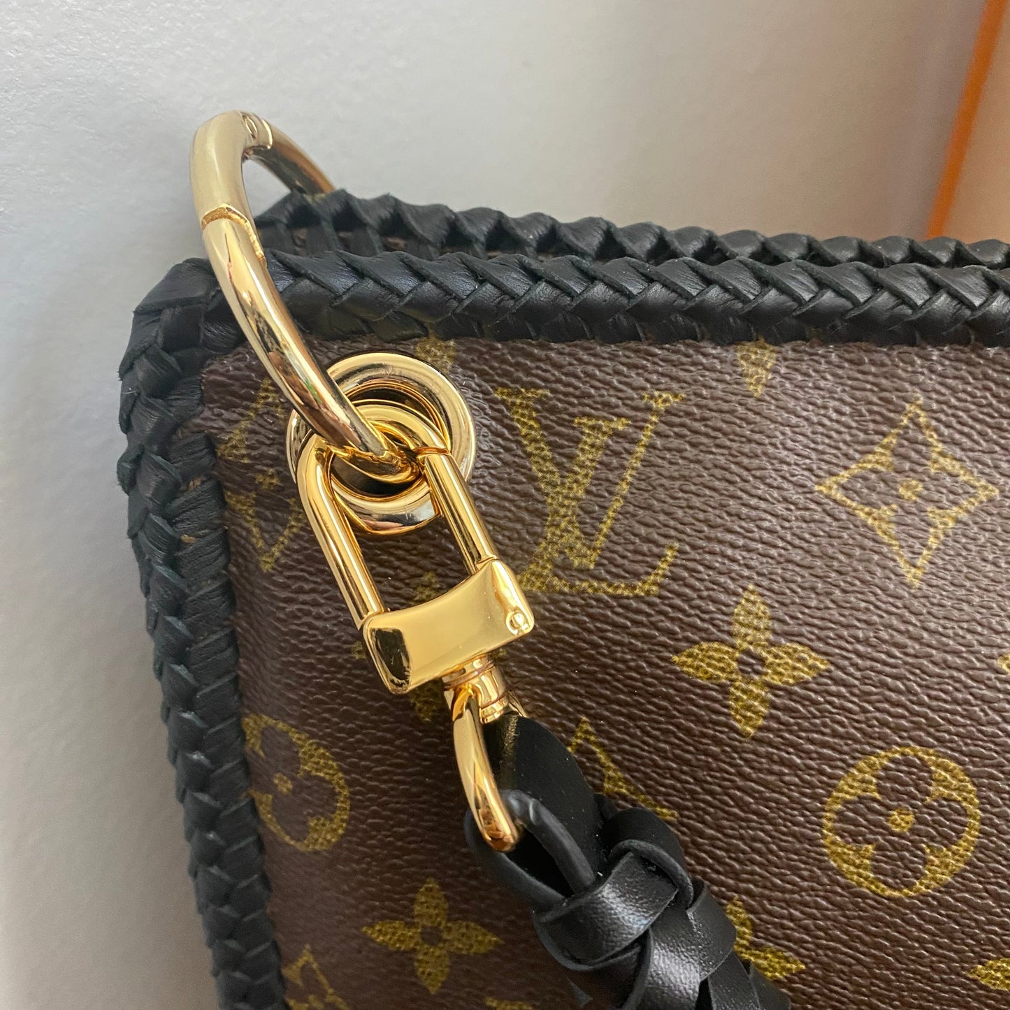 The Swan Crossbody -Orvis bags Monogram in Black