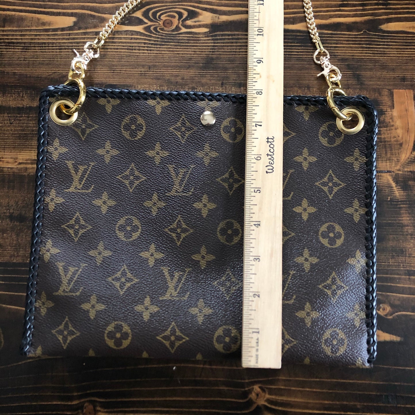 The Nuthatch -Orvis bags Monogram in Black Crossbody