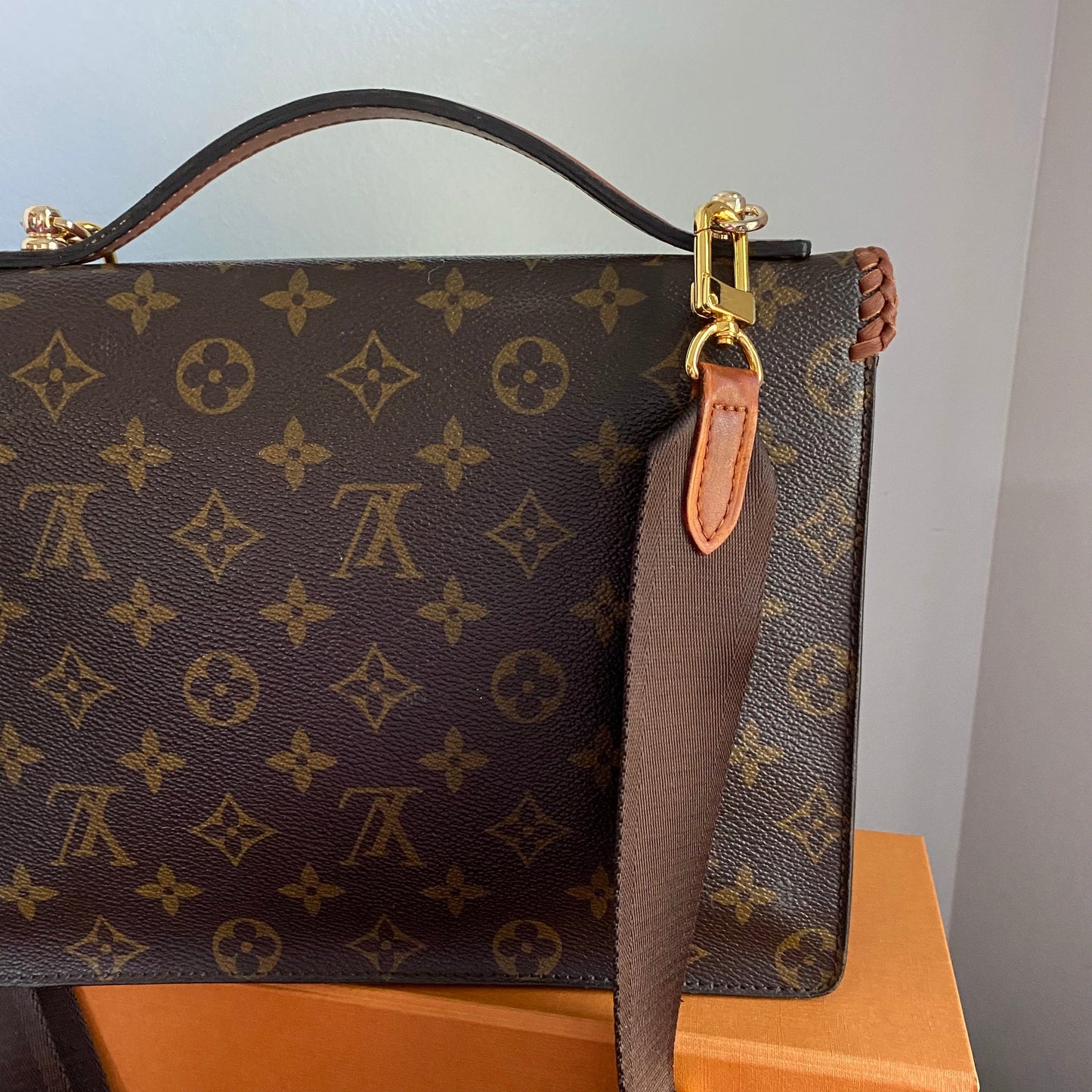 The Kingfisher Crossbody -Orvis bags Monogram in Whiskey