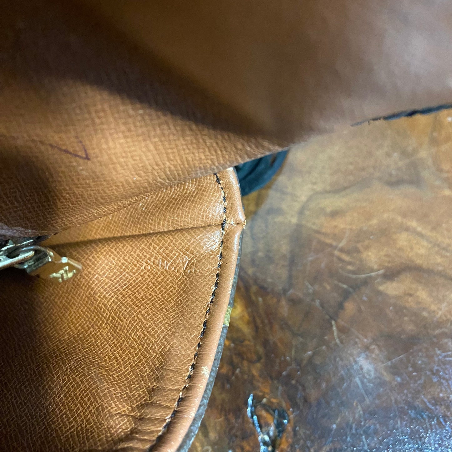 The Dove -Orvis bags Monogram in Black Crossbody