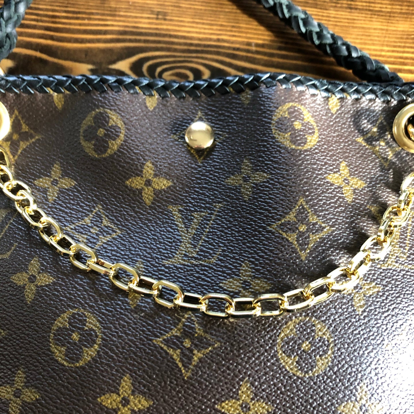 The Nuthatch -Orvis bags Monogram Black Crossbody