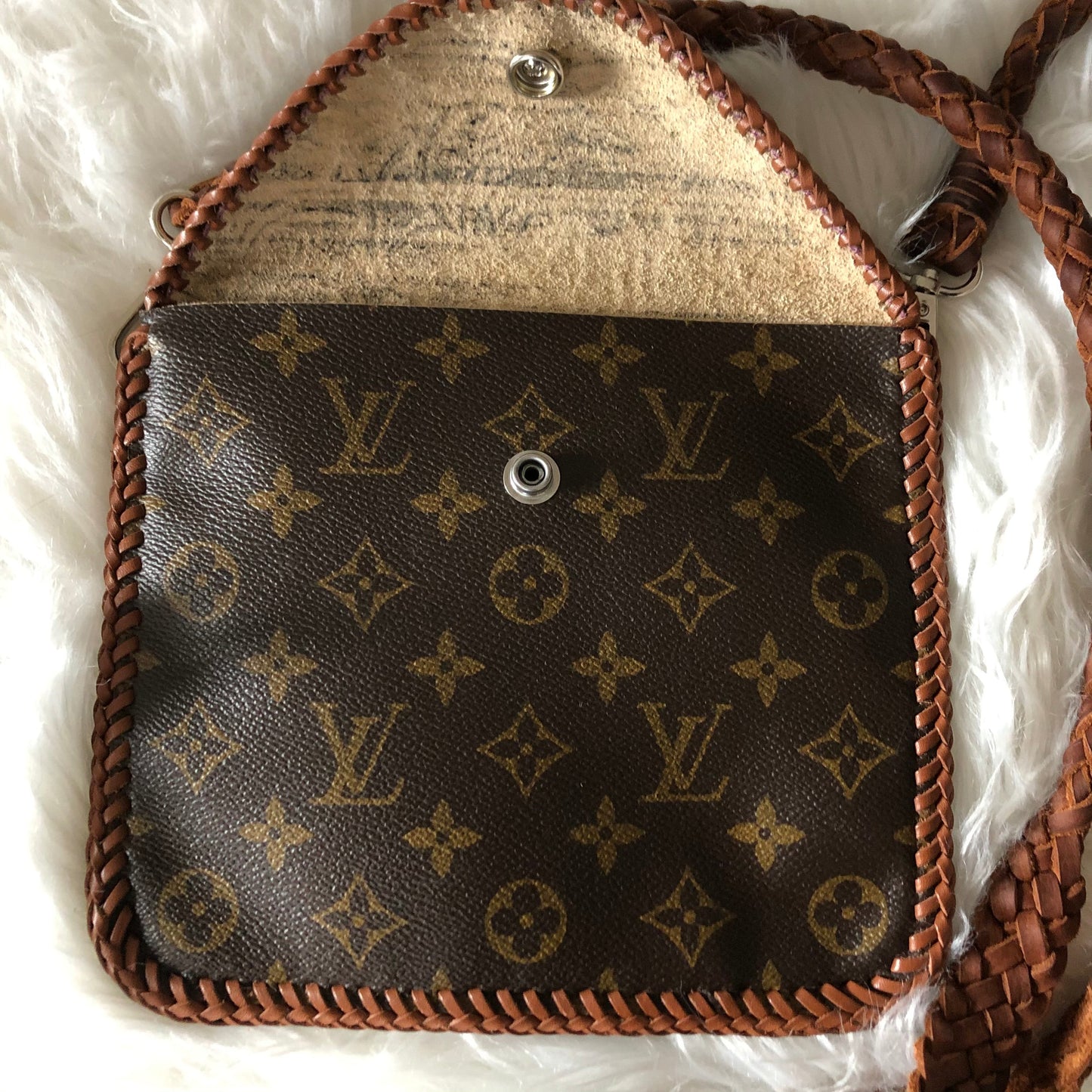 The Falcon with Back Pocket - CaramelOrvis bags Wristlet/Crossbody/Clutch