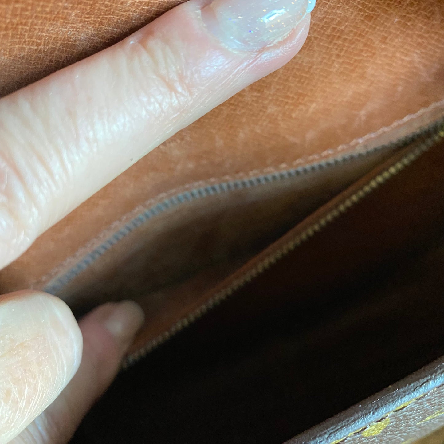 The Swift -Orvis bags Monogram in Tan Crossbody