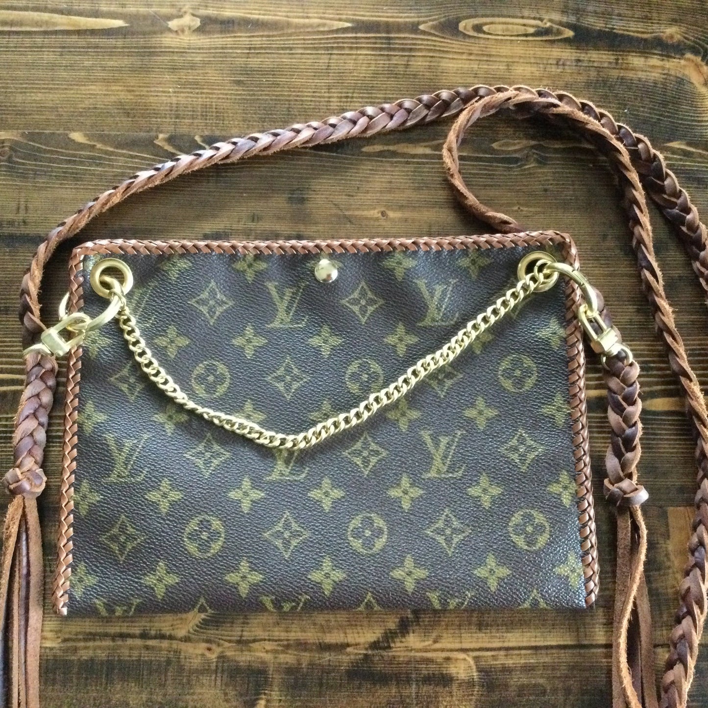 The Nuthatch -Orvis bags Monogram in Caramel Crossbody