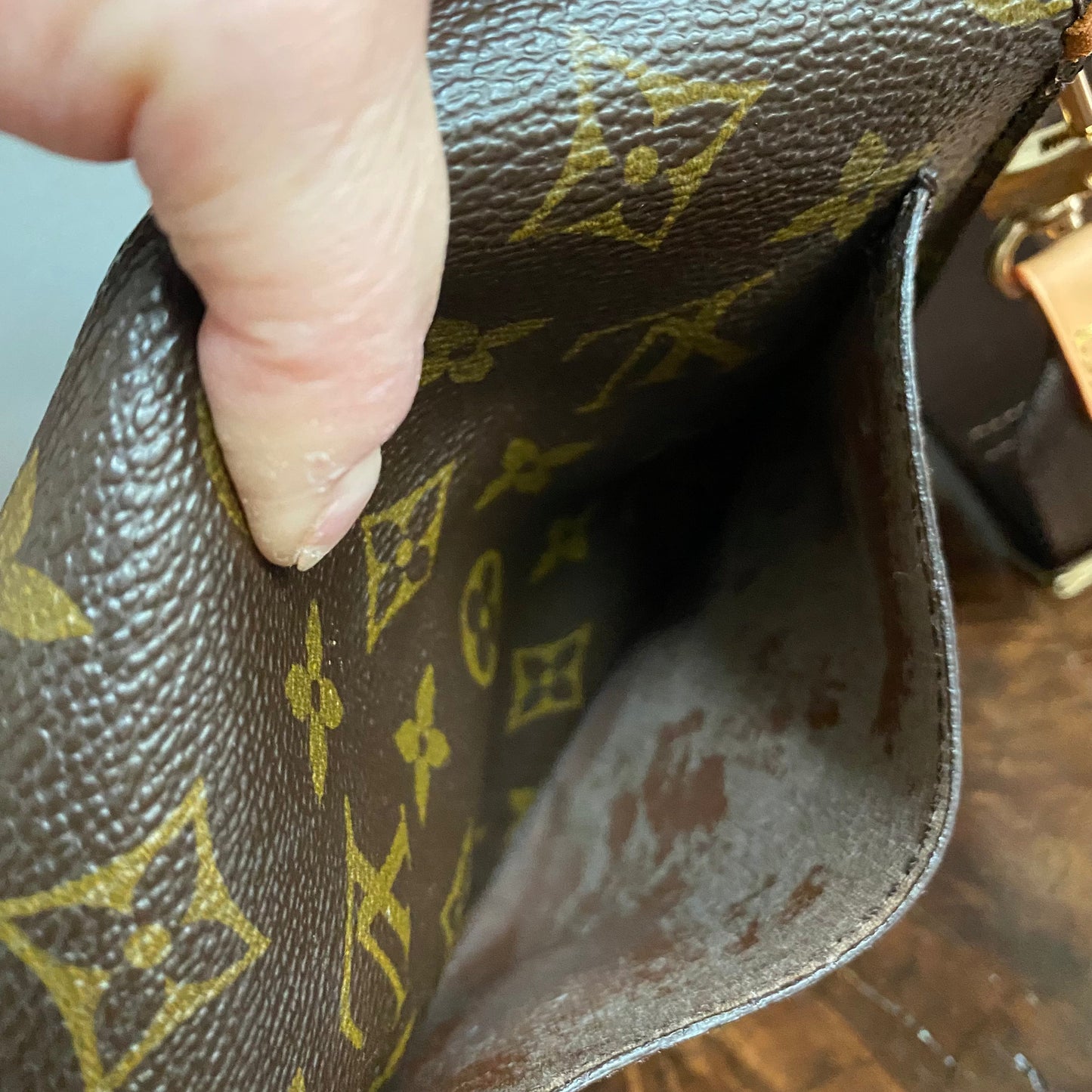 The Swift -Orvis bags Monogram in Tan Crossbody