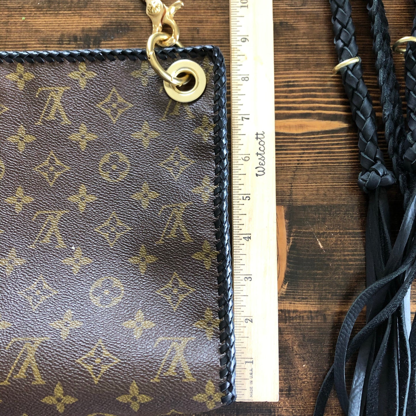 The Swan -Orvis bags Monogram in Black Crossbody