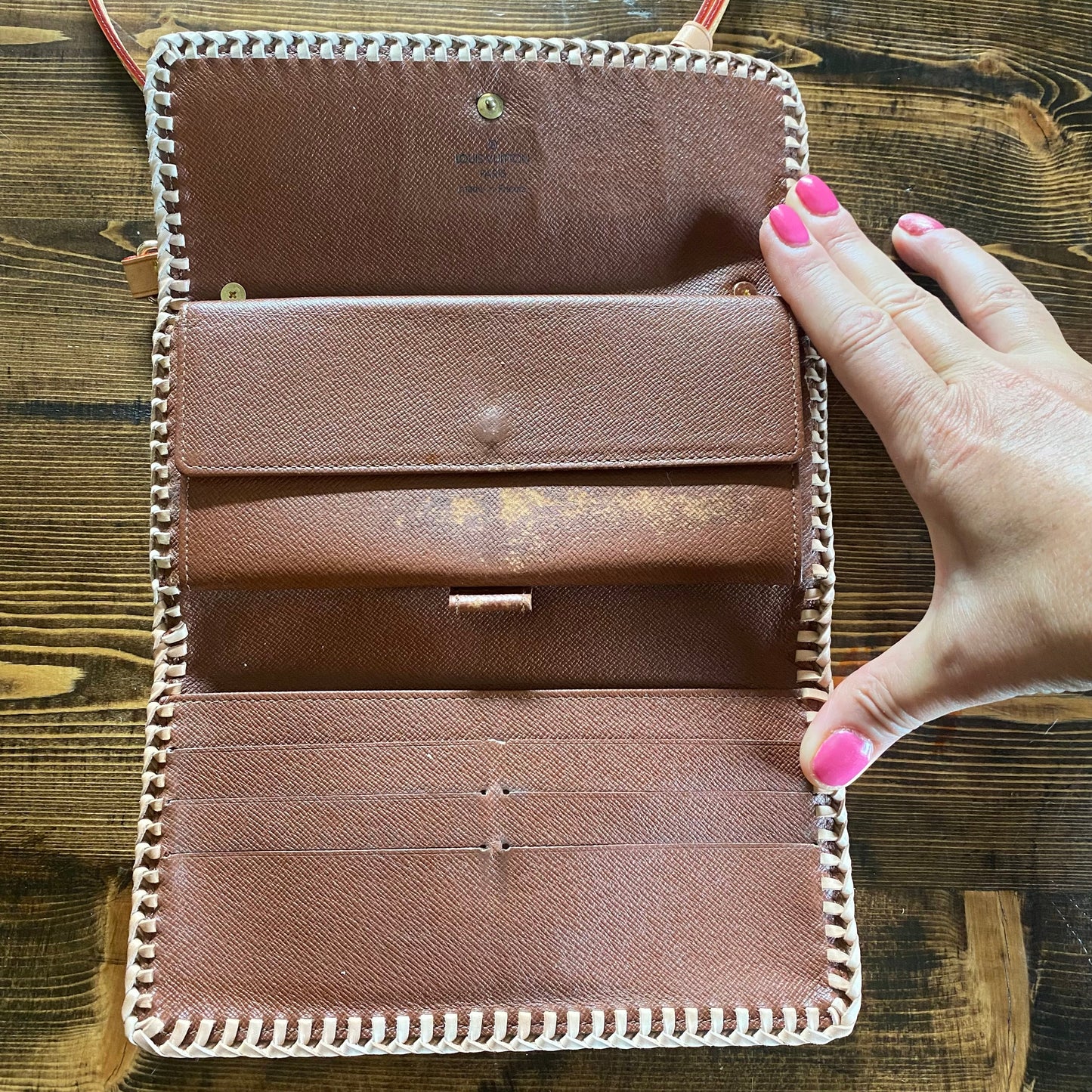 The Junco Wallet Crossbody -Orvis bags Monogram in Vachetta