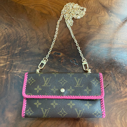 The Junco Wallet Crossbody -Orvis bags Monogram in Hot Pink