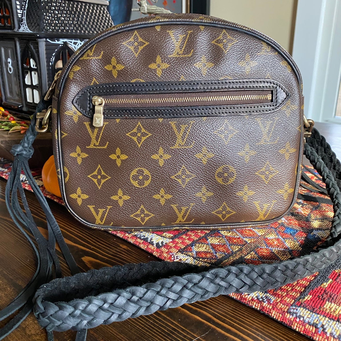 The Cockatiel -Orvis bags Monogram in Black Crossbody