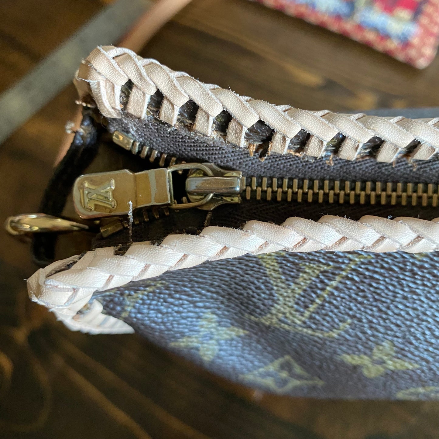 The Swan -Orvis bags Monogram in Vachetta Crossbody