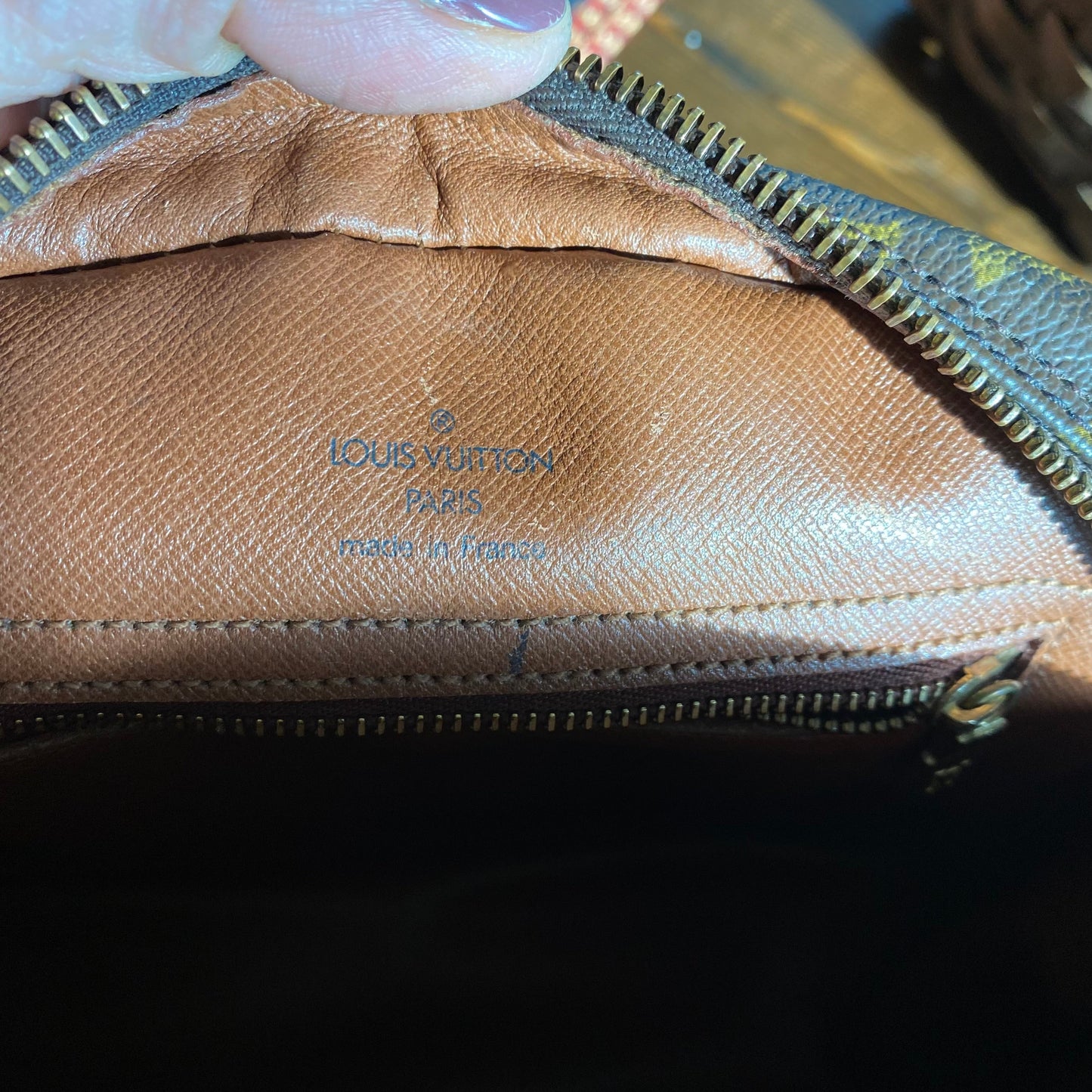 The Cockatiel -Orvis bags Monogram in Black Crossbody