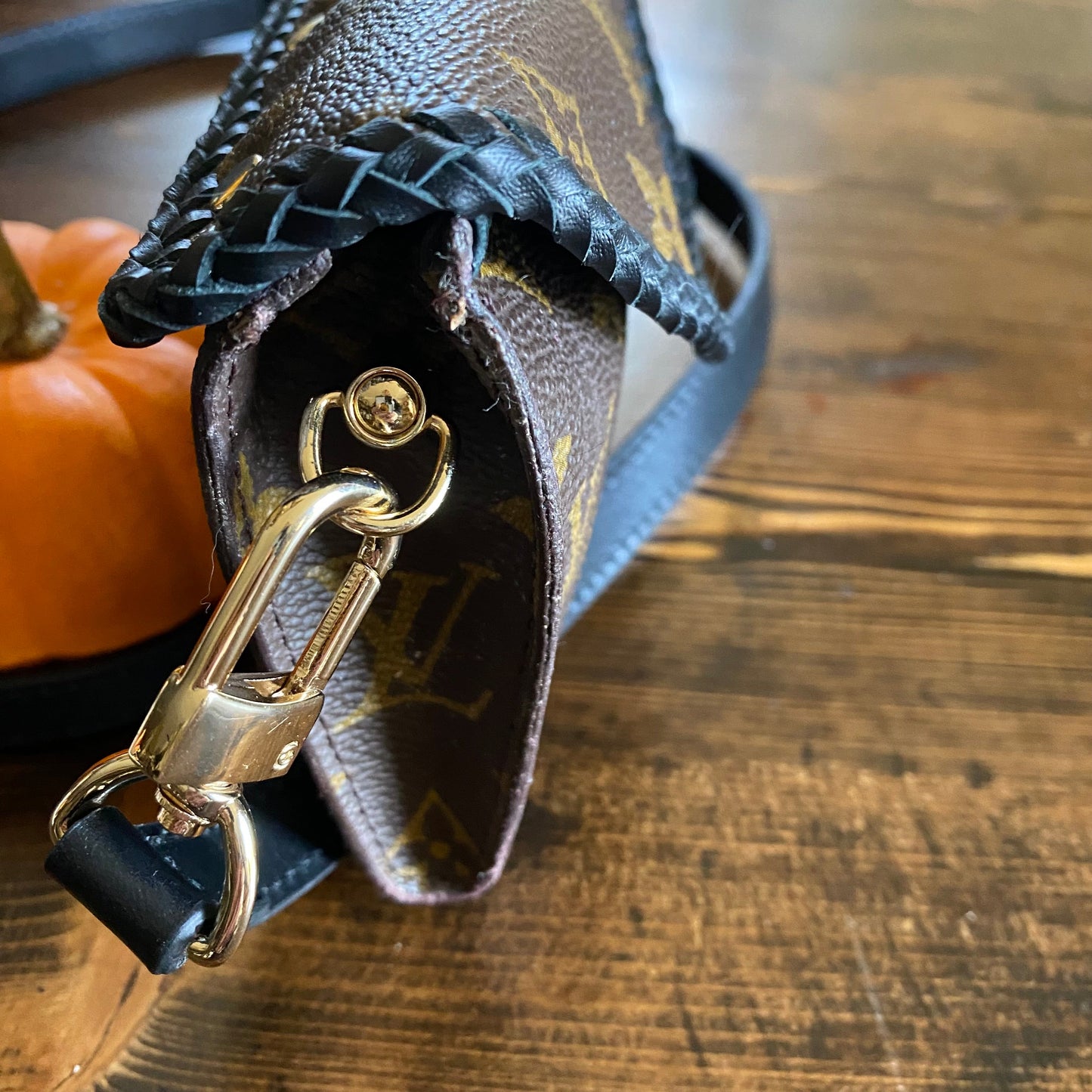 The Junco -Orvis bags Monogram in Black Crossbody Bag