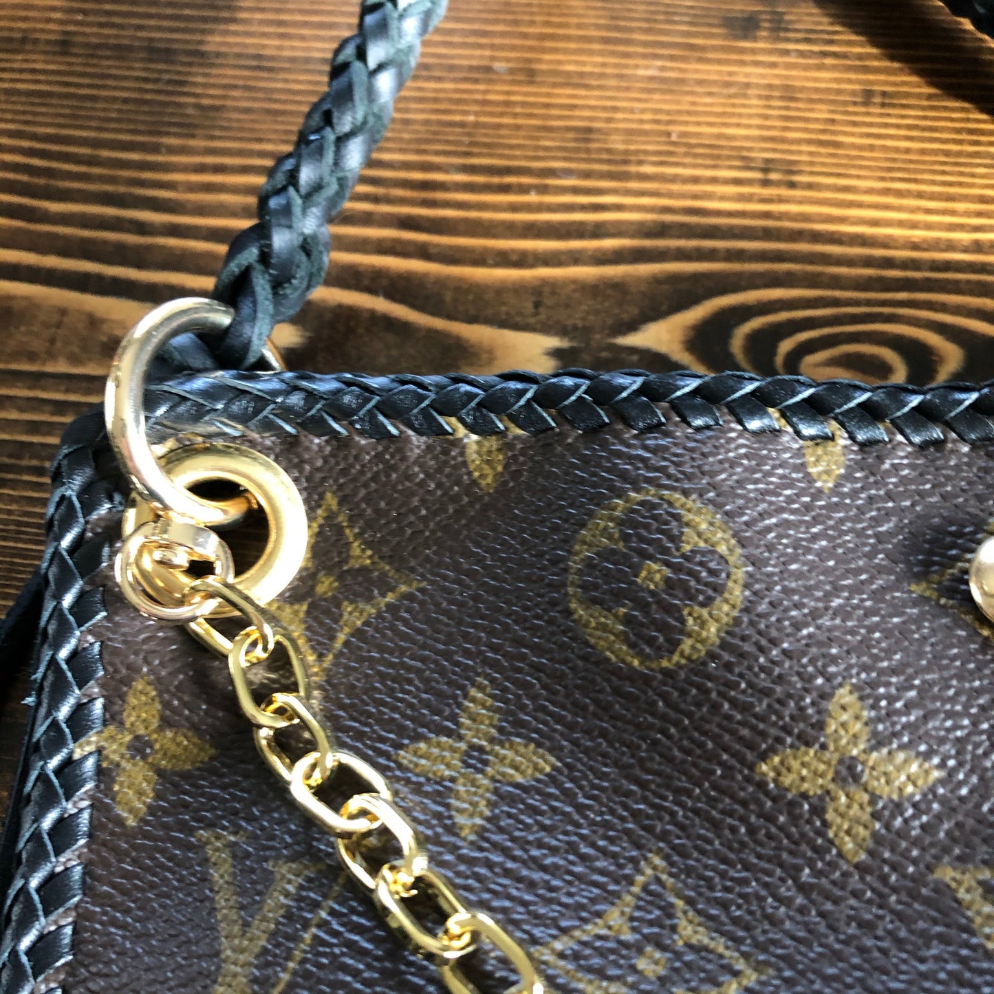The Nuthatch -Orvis bags Monogram Black Crossbody