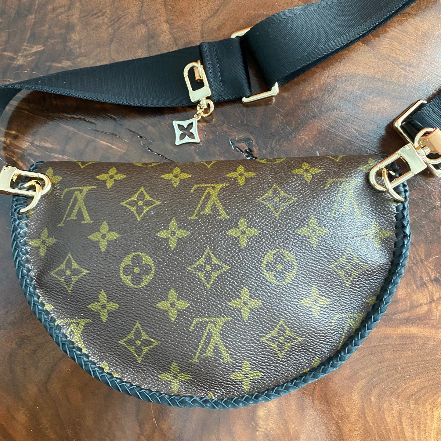 The Dove -Orvis bags Monogram in Black Sling/Crossbody/Shoulder Bag