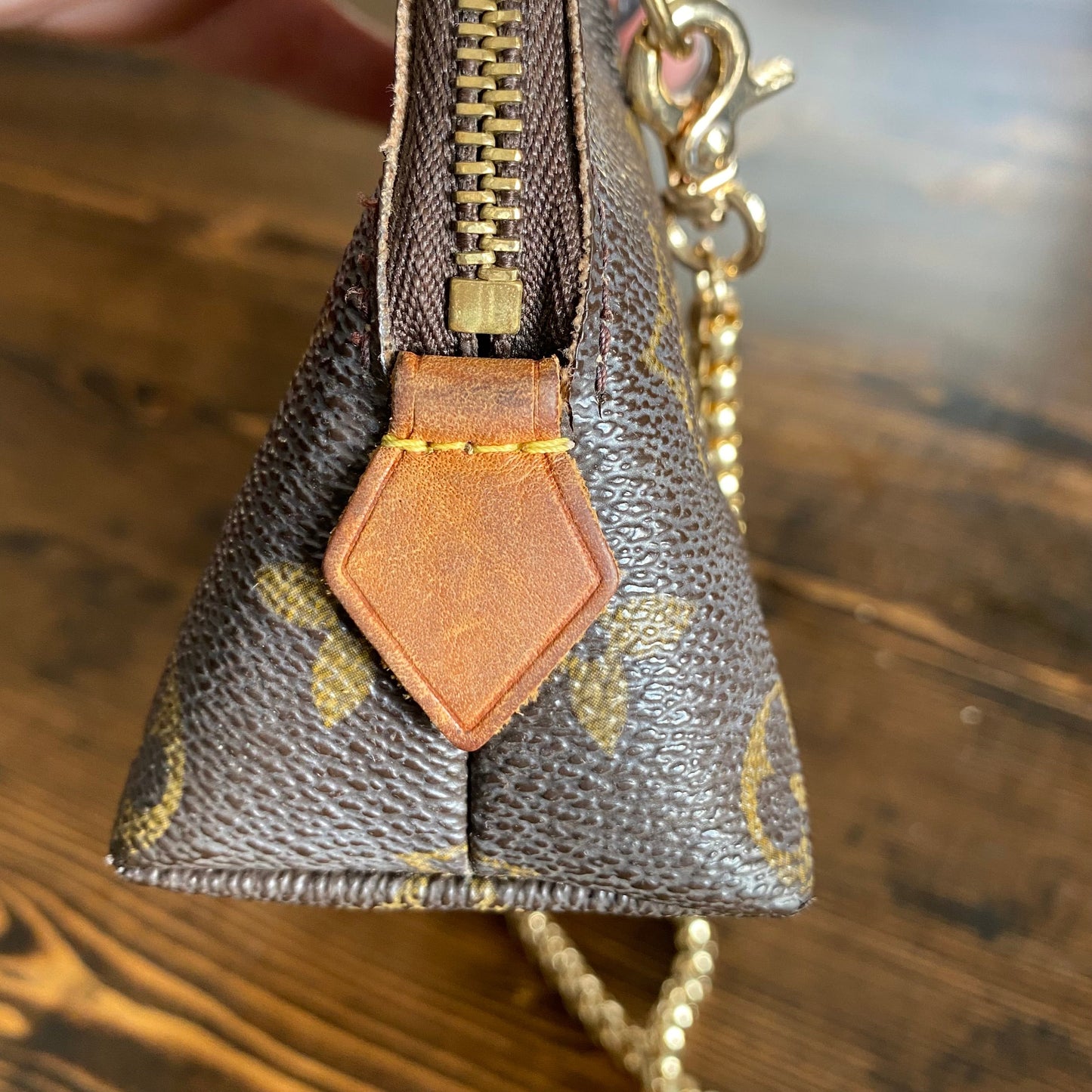 The Junco Crossbody Bag -Orvis bags Monogram with Heart in Gold