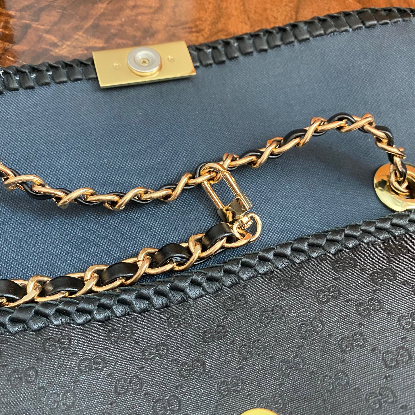 The Crane -Orvis bags Black Micro GG Shoulder/Crossbody Bag