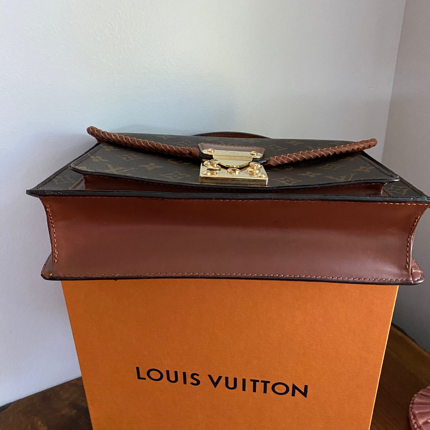 The Kingfisher Crossbody -Orvis bags Monogram in Whiskey