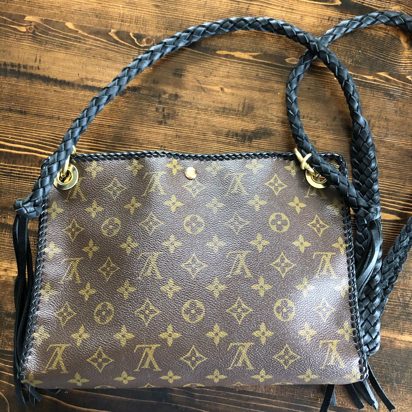 The Swan -Orvis bags Monogram in Black Crossbody