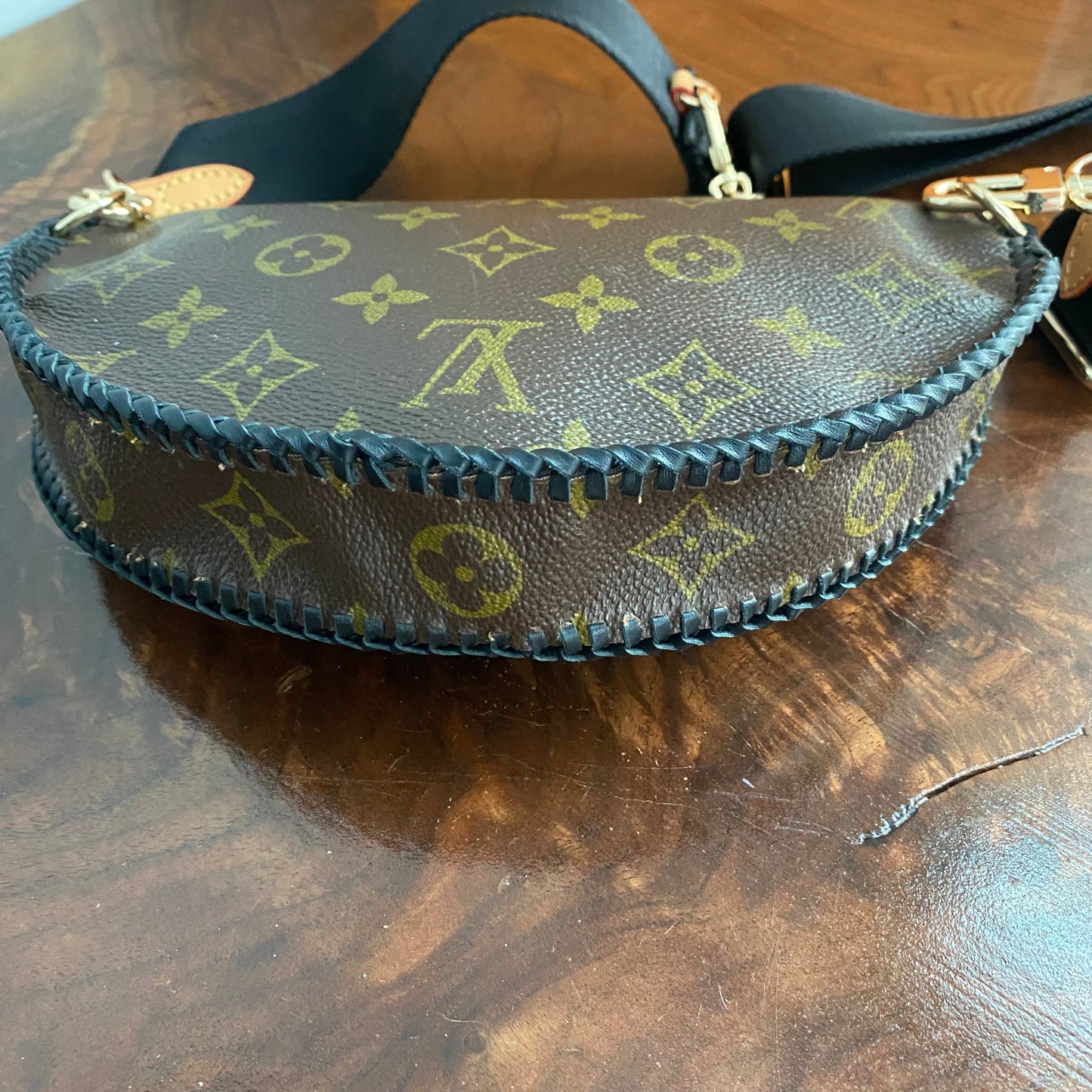 The Dove -Orvis bags Monogram in Black Sling/Crossbody/Shoulder Bag