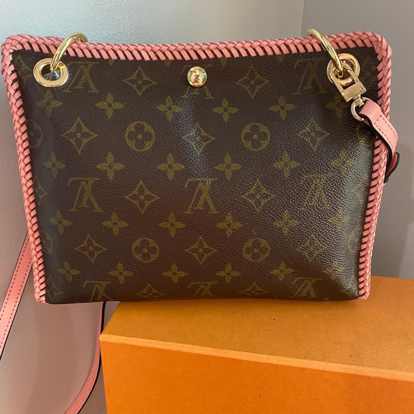 The Swan Crossbody -Orvis bags Monogram in Pale Pink